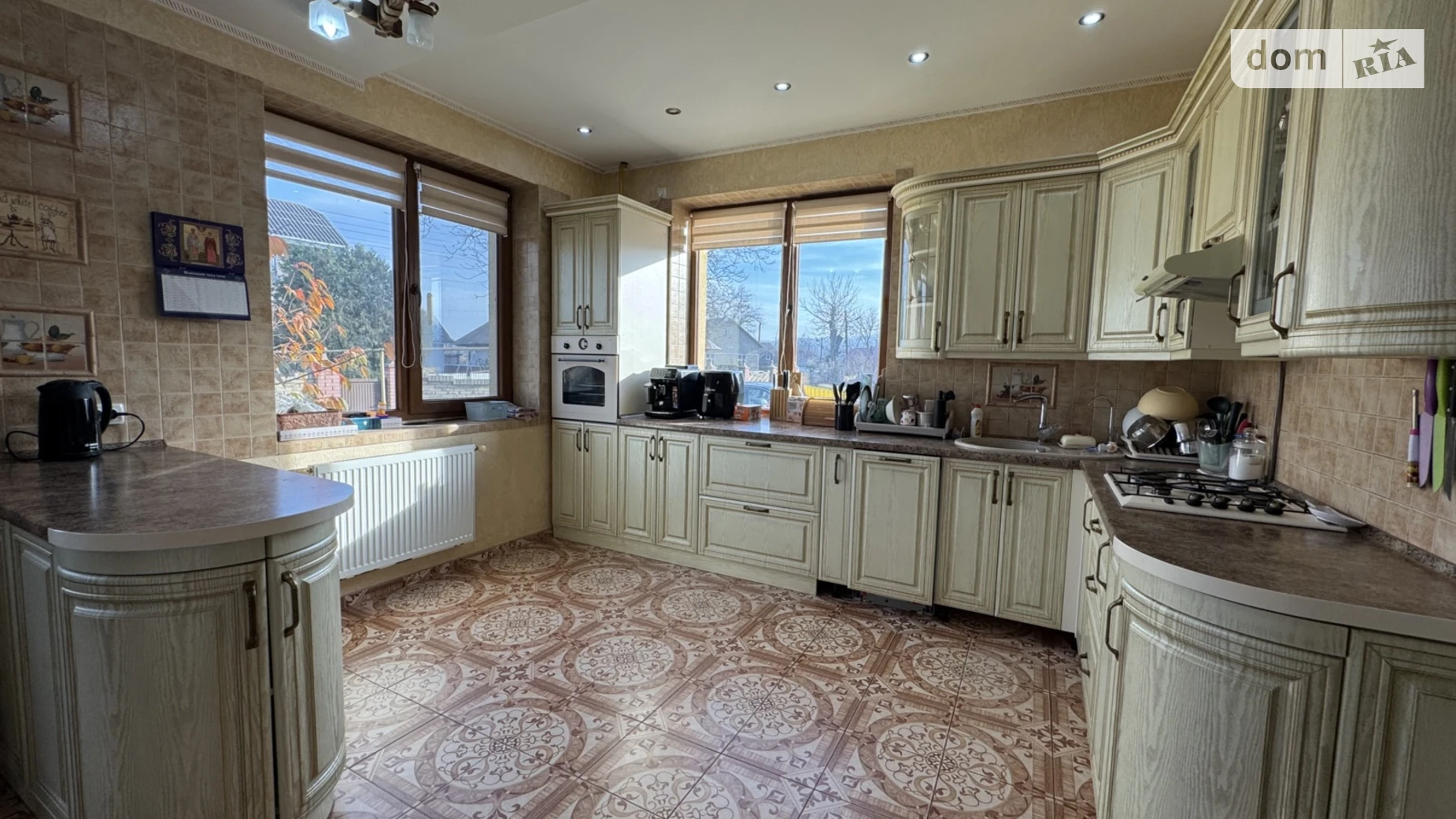 Продается дом на 2 этажа 395 кв. м с садом, цена: 170000 $ - фото 2