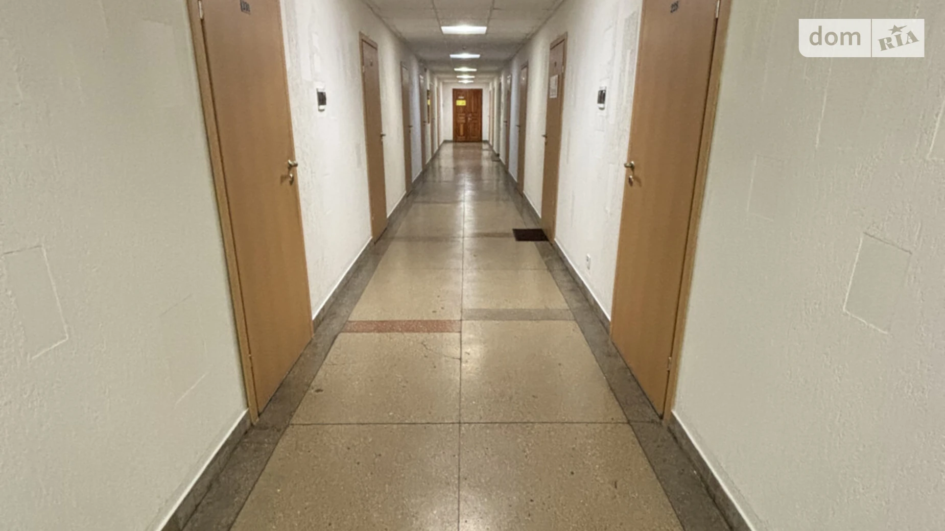 Сдается в аренду офис 18 кв. м в бизнес-центре, цена: 5000 грн - фото 4