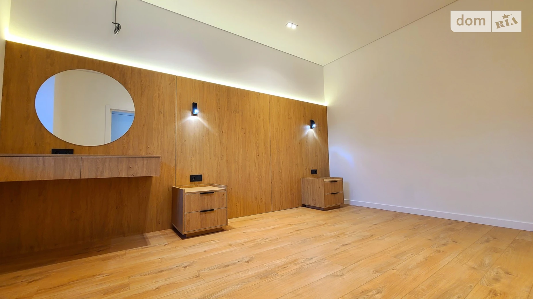 Продается дом на 2 этажа 124 кв. м с бассейном, цена: 140000 $ - фото 2