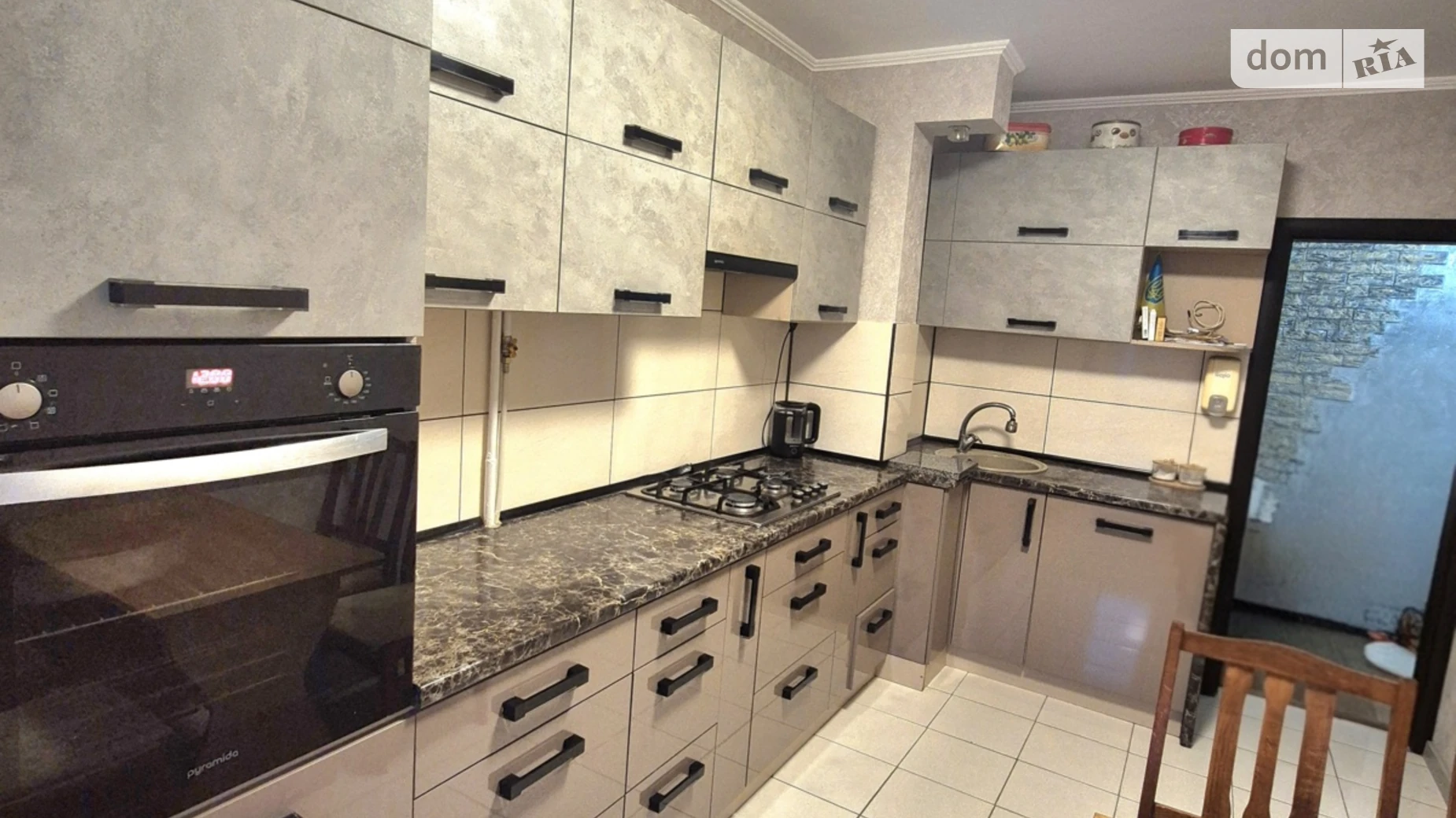 Продається 3-кімнатна квартира 79.6 кв. м у Рівному, вул. Коновальця Євгена, 6 - фото 2