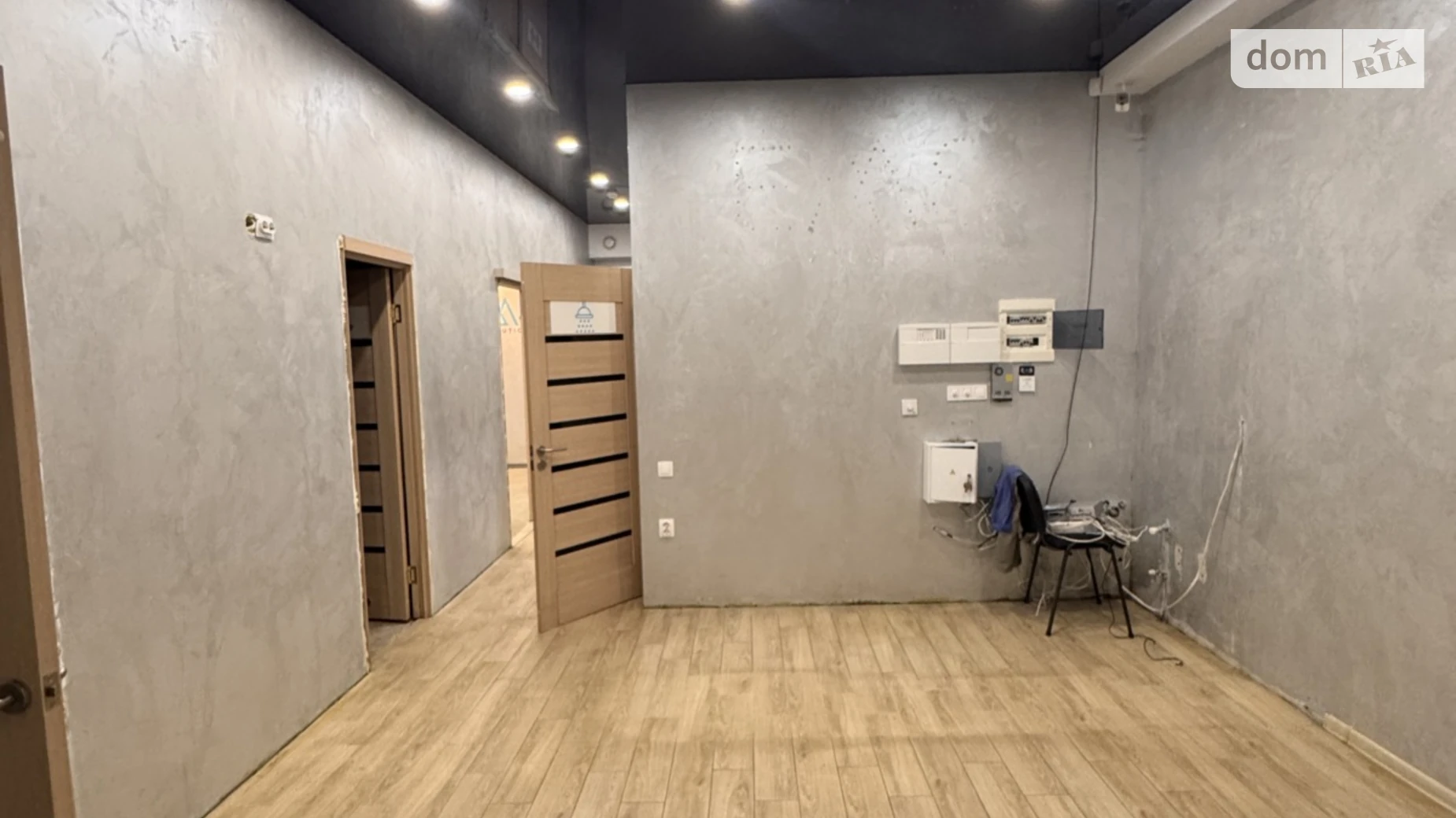 Сдается в аренду помещения свободного назначения 70.2 кв. м в 9-этажном здании, цена: 20000 грн - фото 4