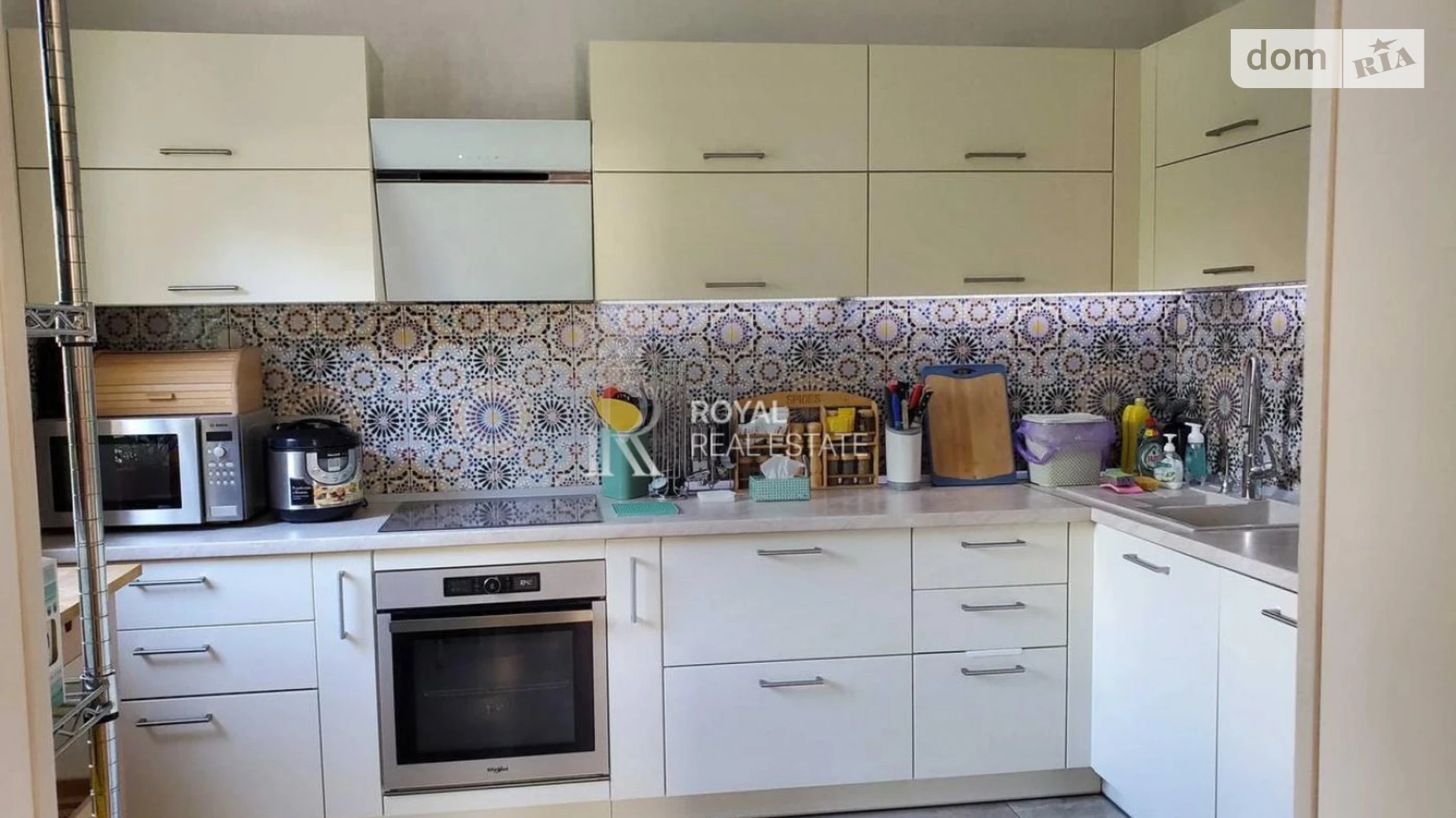 Продается дом на 2 этажа 200 кв. м с бассейном, цена: 295000 $ - фото 3