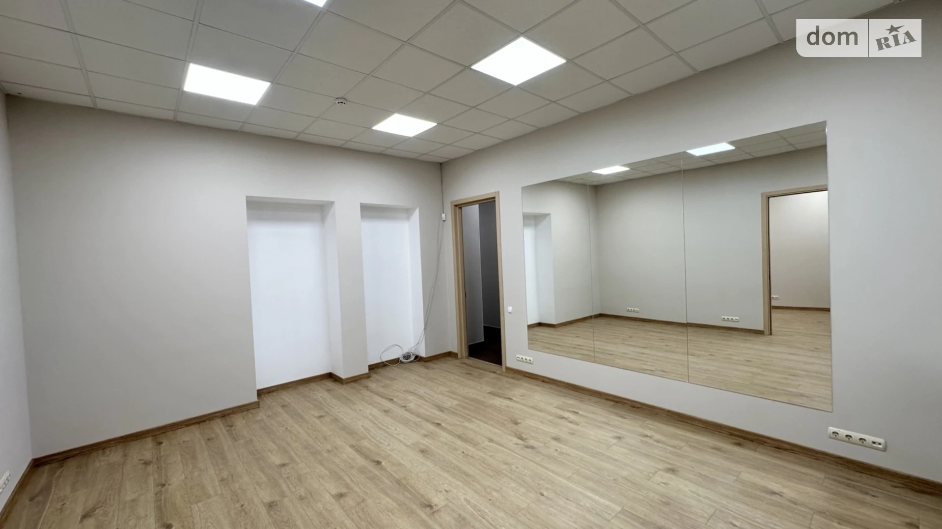 Сдается в аренду офис 118.9 кв. м в бизнес-центре, цена: 1499 $ - фото 3