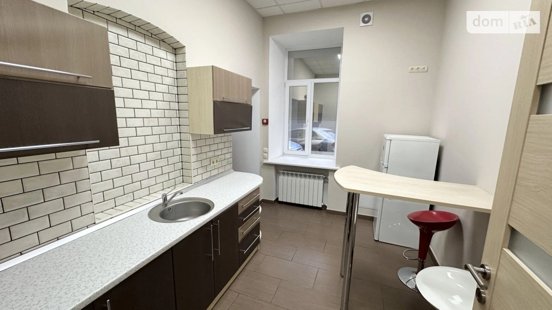 Сдается в аренду офис 118.9 кв. м в бизнес-центре, цена: 1499 $ - фото 5