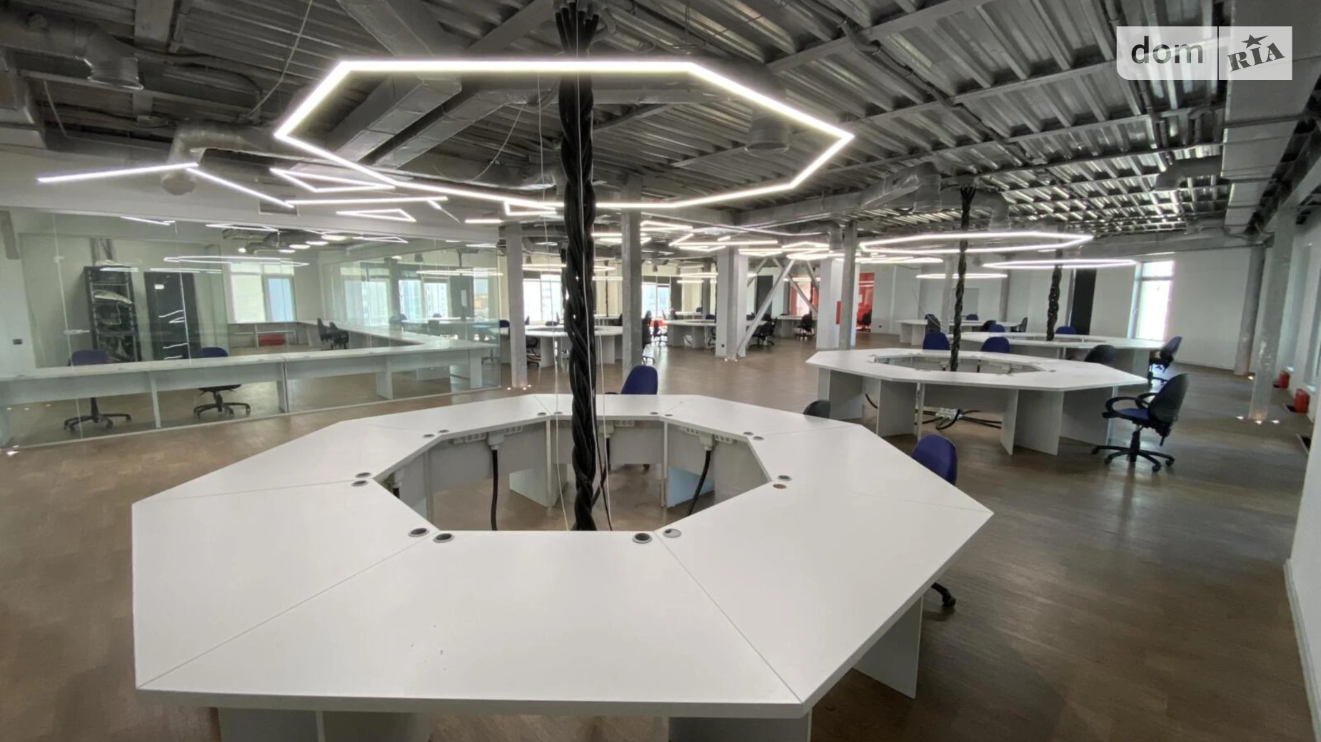 Сдается в аренду офис 780 кв. м в бизнес-центре, цена: 7400 $ - фото 3