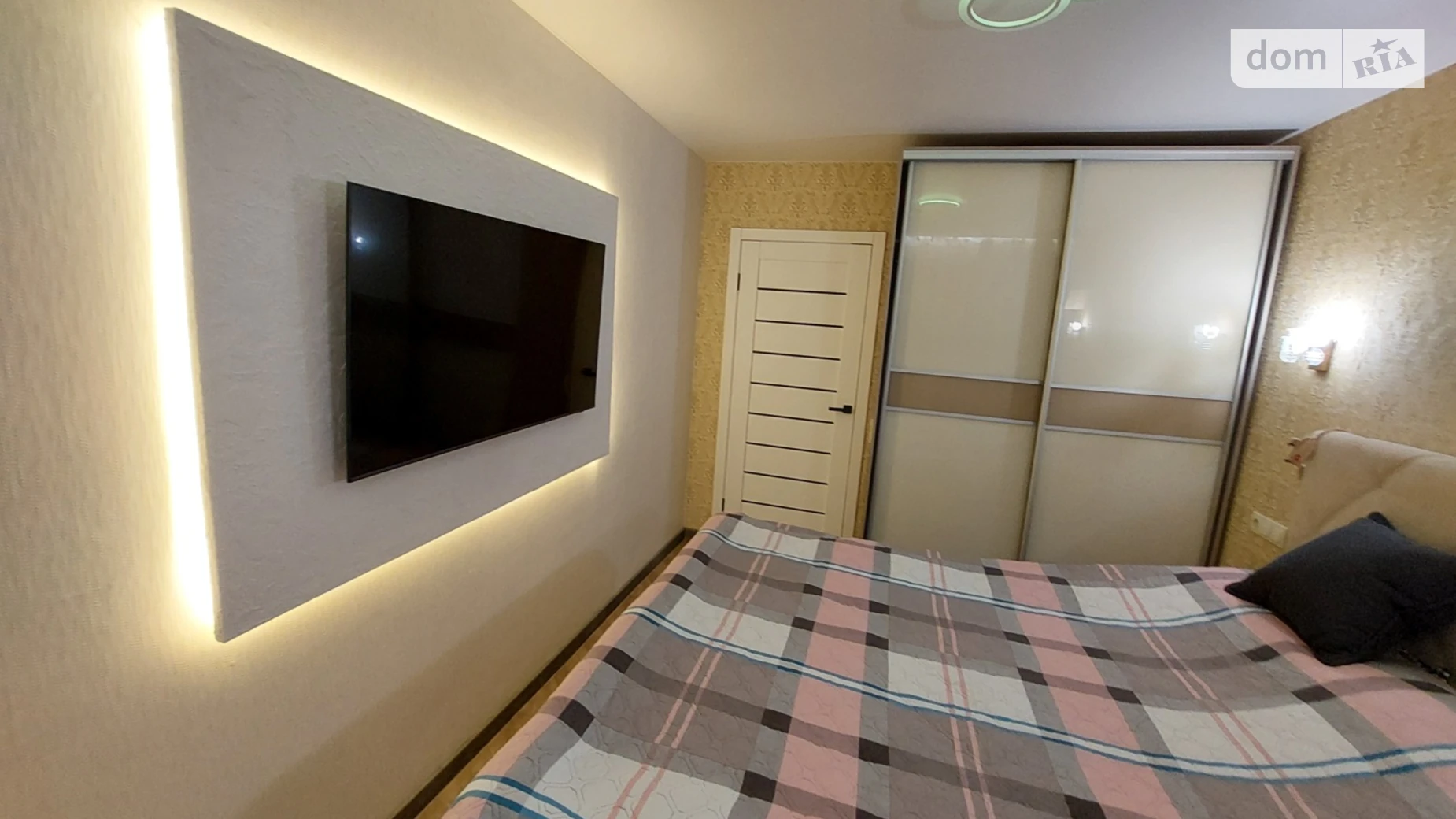 Продается 3-комнатная квартира 59.8 кв. м в Каменском, ул. Харьковская - фото 2