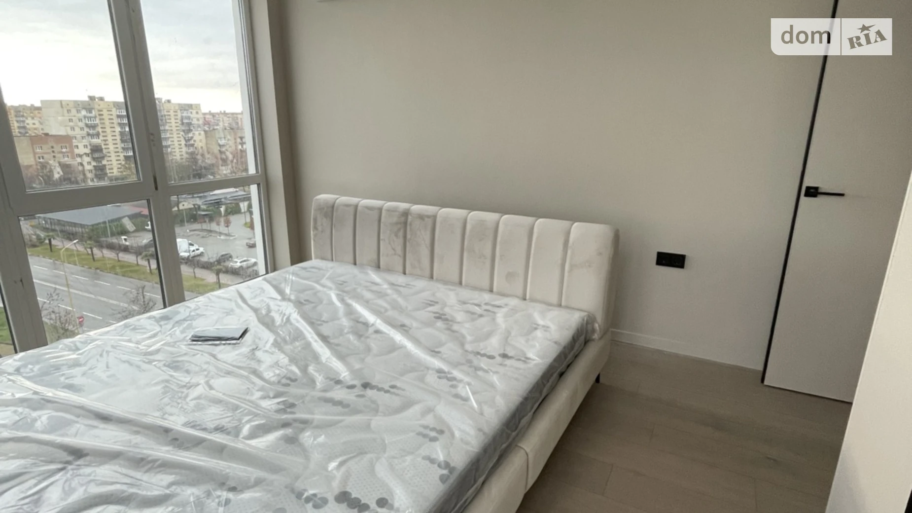 Продается 2-комнатная квартира 56 кв. м в Ужгороде, ул. Бабьяка, 18 - фото 2