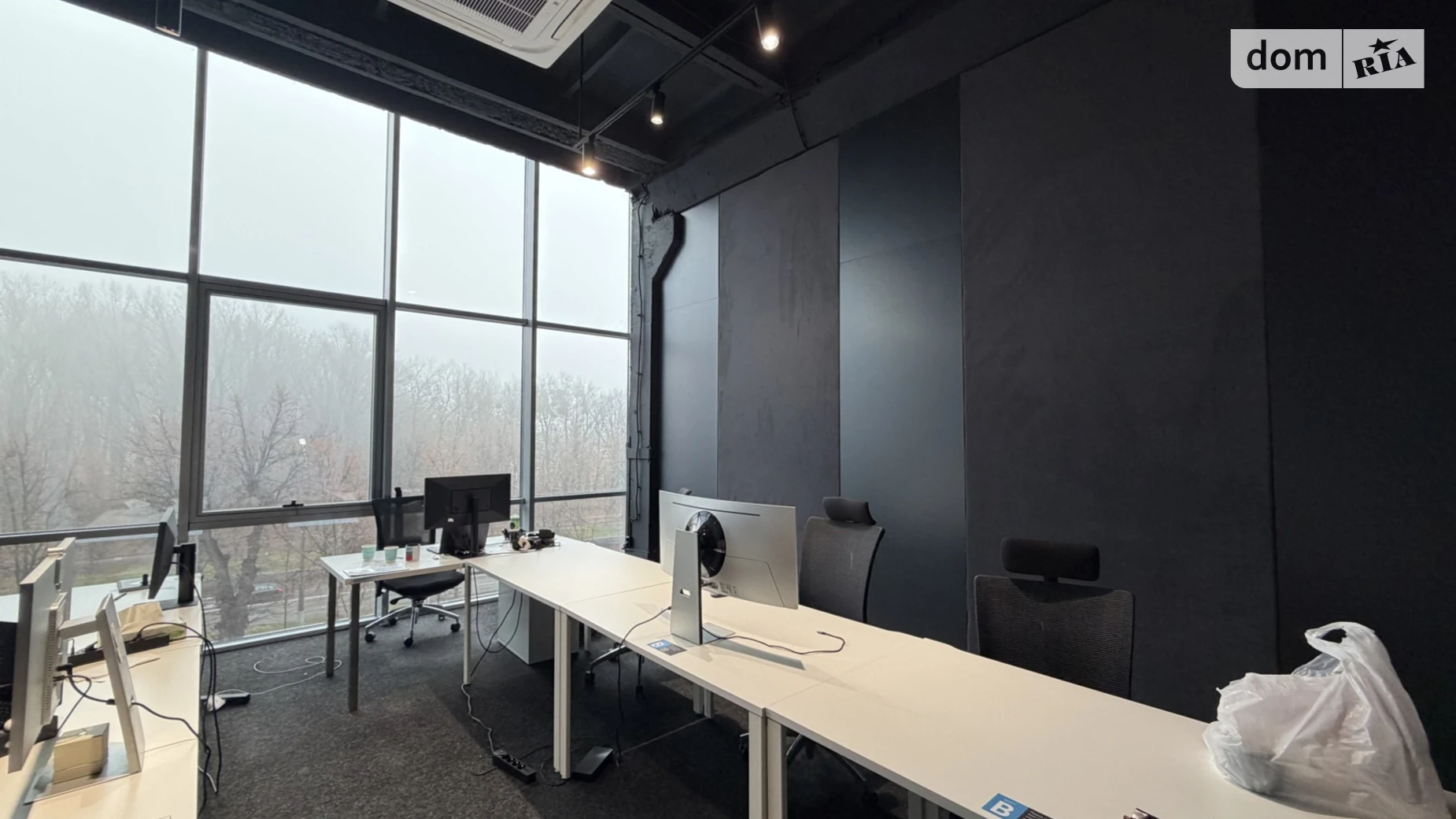 Сдается в аренду офис 50 кв. м в бизнес-центре, цена: 950 $ - фото 2