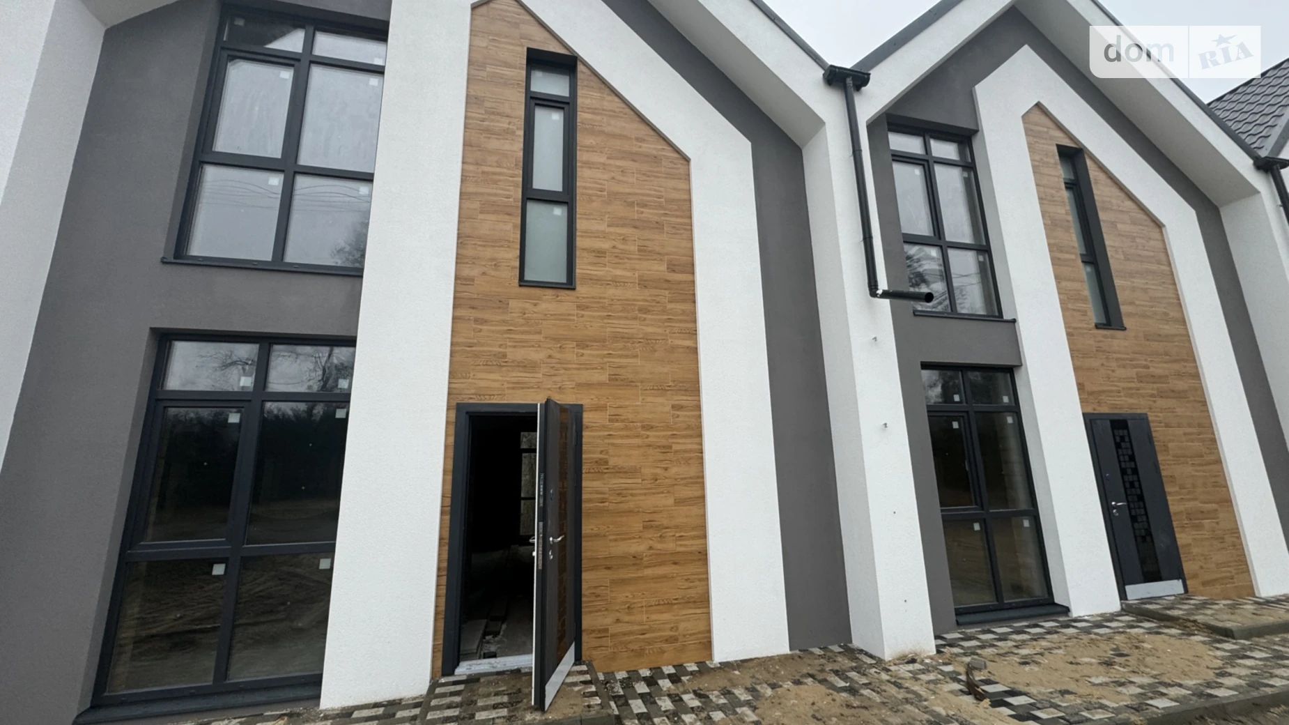 Продается дом на 2 этажа 100 кв. м с бассейном, цена: 72000 $ - фото 2