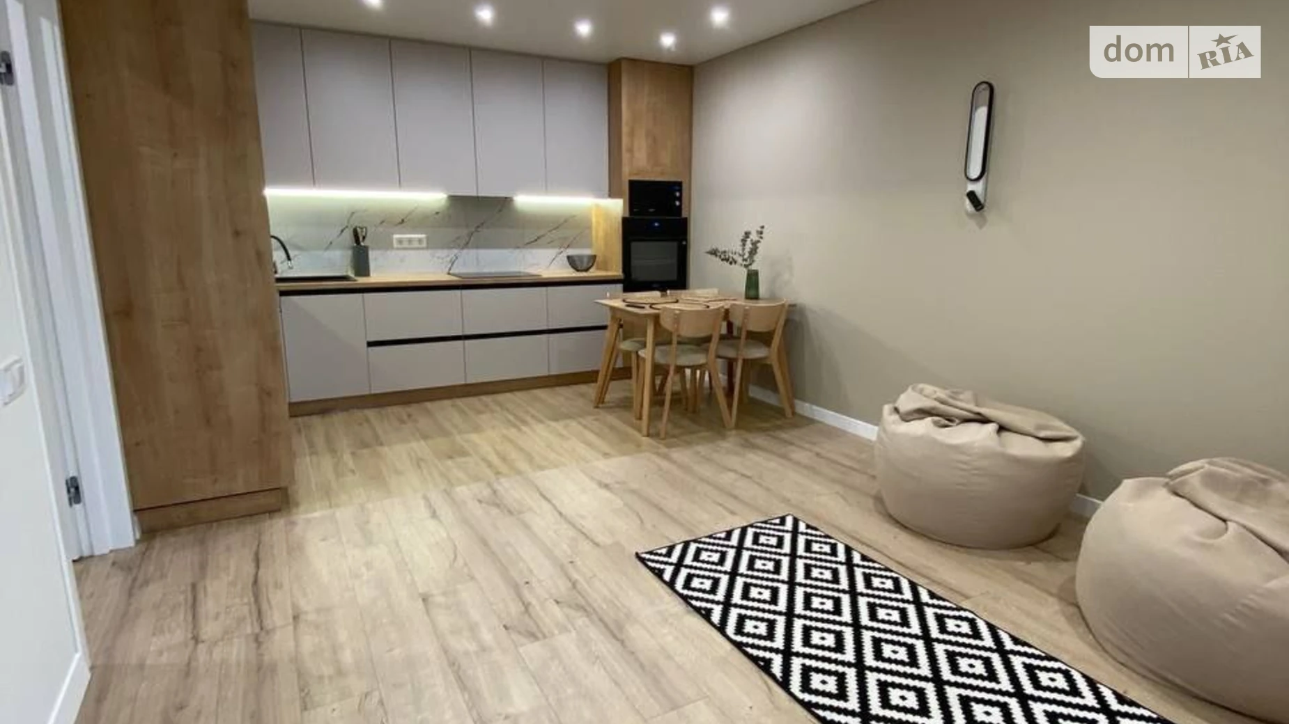 Сдается в аренду 1-комнатная квартира 58 кв. м в Львове, ул. Железнодорожная, 9А - фото 3