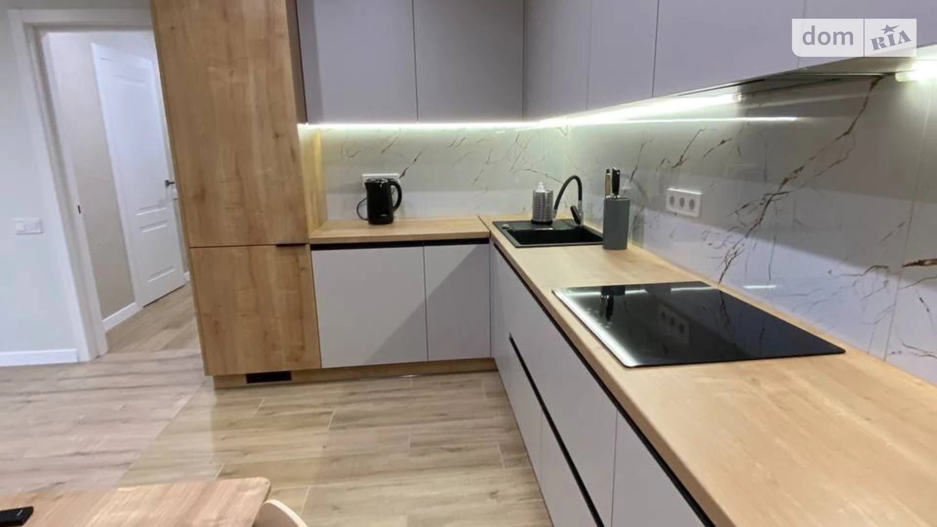 Сдается в аренду 1-комнатная квартира 58 кв. м в Львове, ул. Железнодорожная, 9А - фото 2