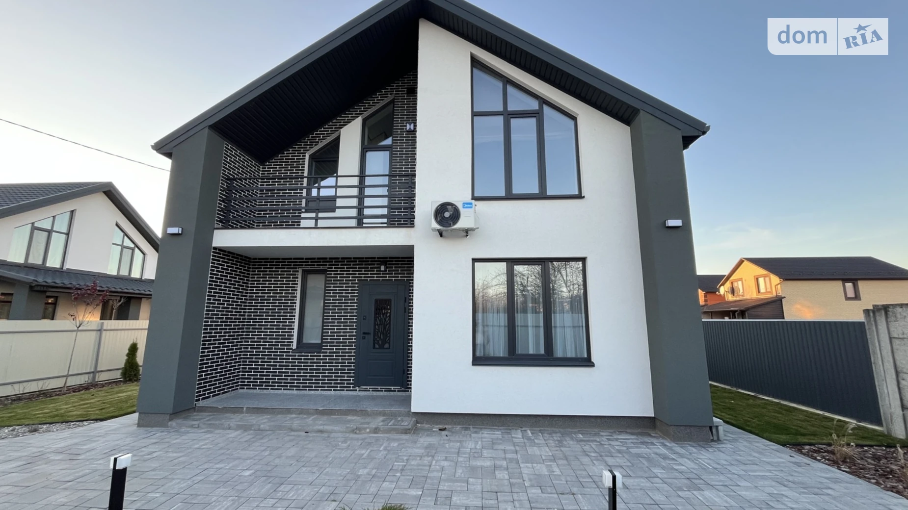 Продается дом на 2 этажа 140 кв. м с беседкой, цена: 237000 $ - фото 2