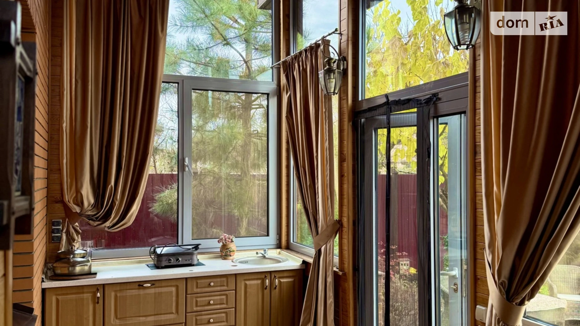 Продается дом на 3 этажа 299 кв. м с подвалом, цена: 97000 $ - фото 2