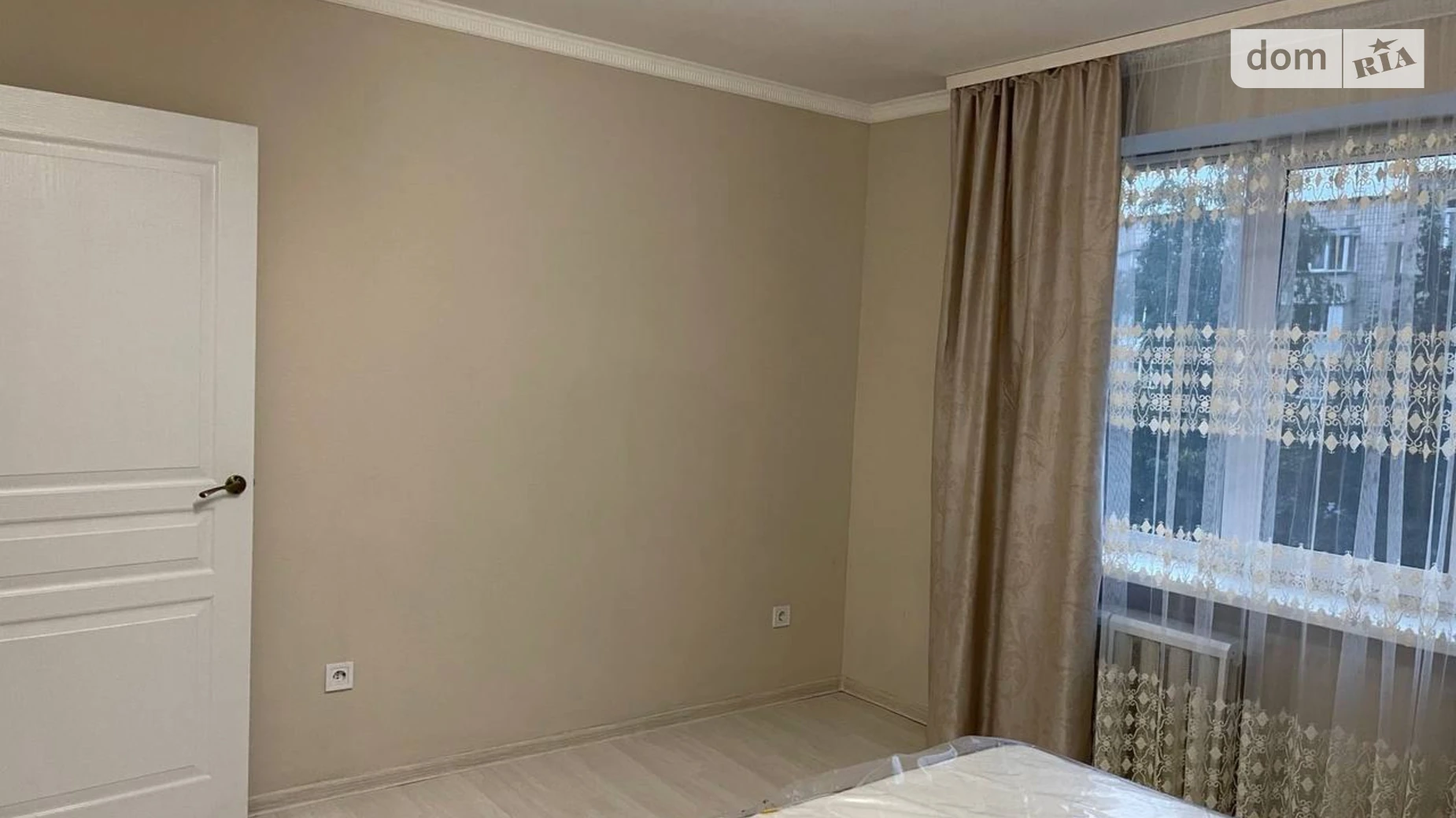 Продается 2-комнатная квартира 48 кв. м в Ровно, ул. Крушельницкой Соломии - фото 3