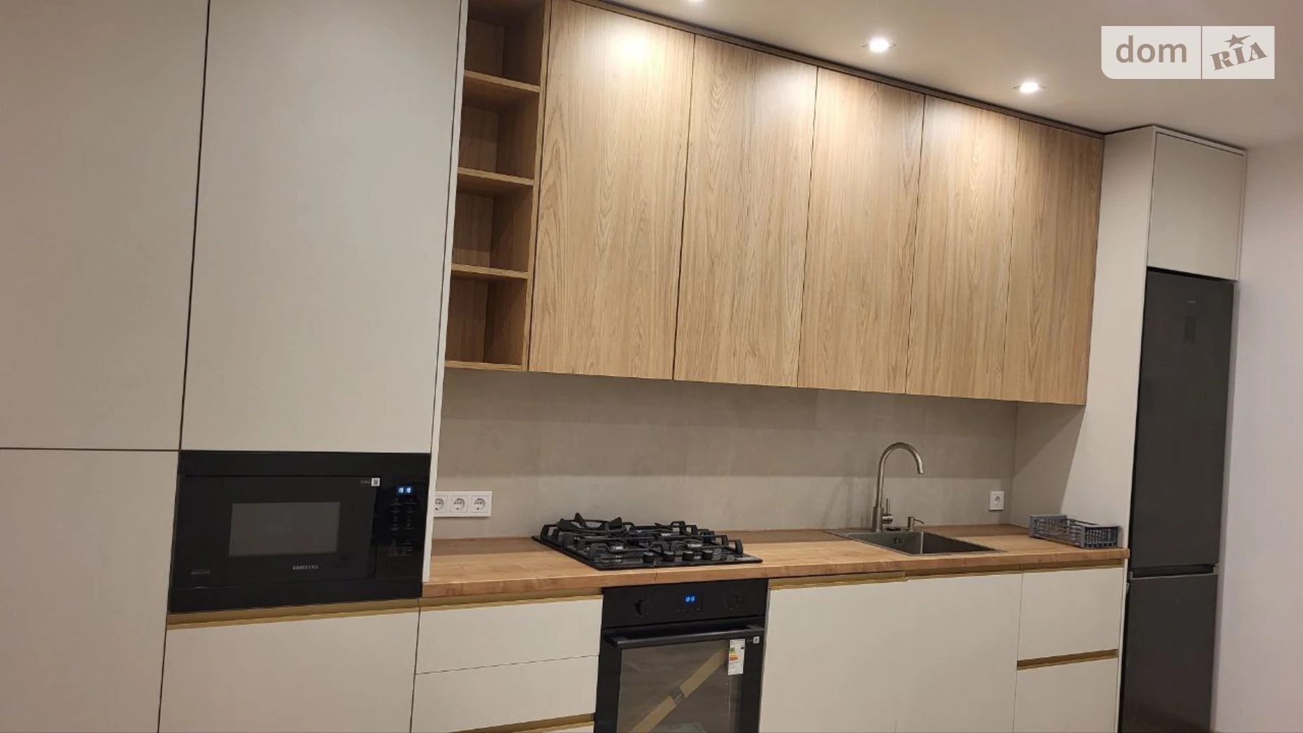 Сдается в аренду 1-комнатная квартира 50 кв. м в Львове, ул. Торфяная - фото 2