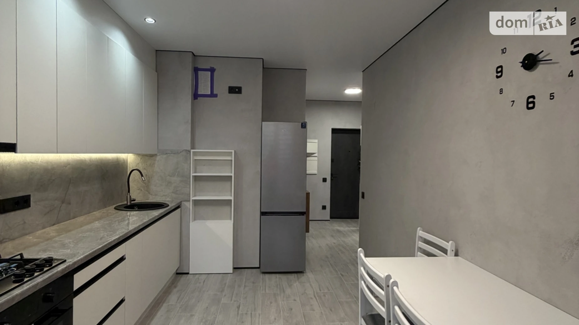 Продается 1-комнатная квартира 37 кв. м в Буче, ул. Князя Владимира Великого, 14  - фото 2