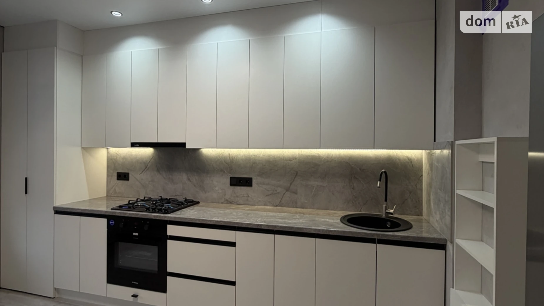 Продается 1-комнатная квартира 37 кв. м в Буче, ул. Князя Владимира Великого, 14  - фото 5