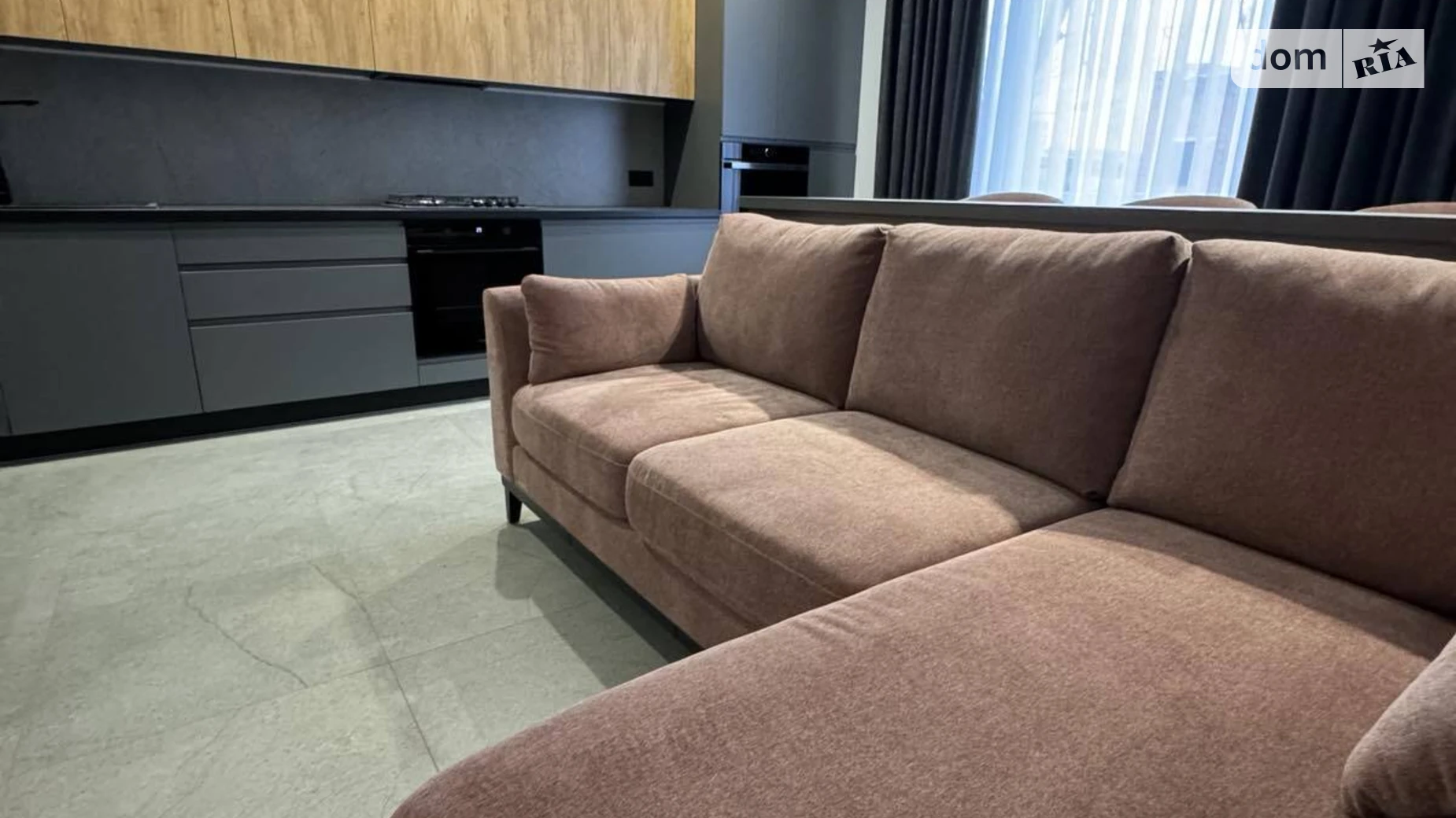 Сдается в аренду 1-комнатная квартира 45.3 кв. м в Ивано-Франковске, цена: 650 $ - фото 2