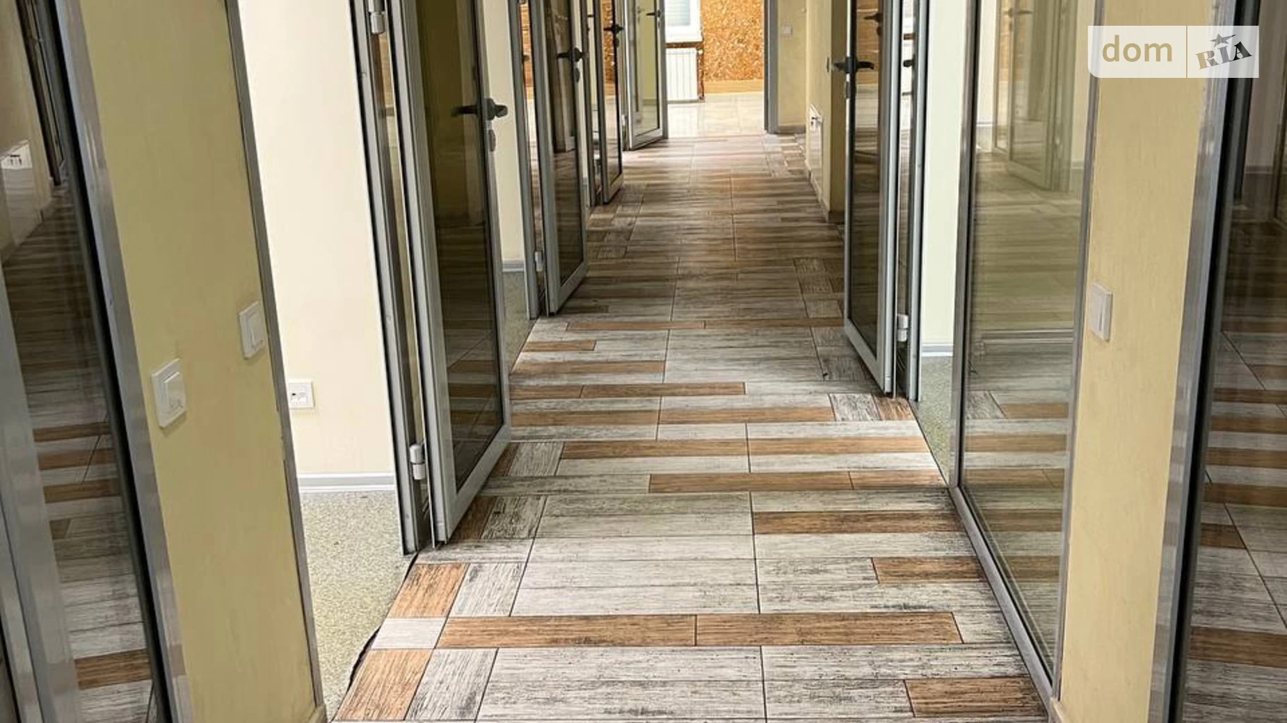 Сдается в аренду офис 178.9 кв. м в бизнес-центре, цена: 1250 $ - фото 4