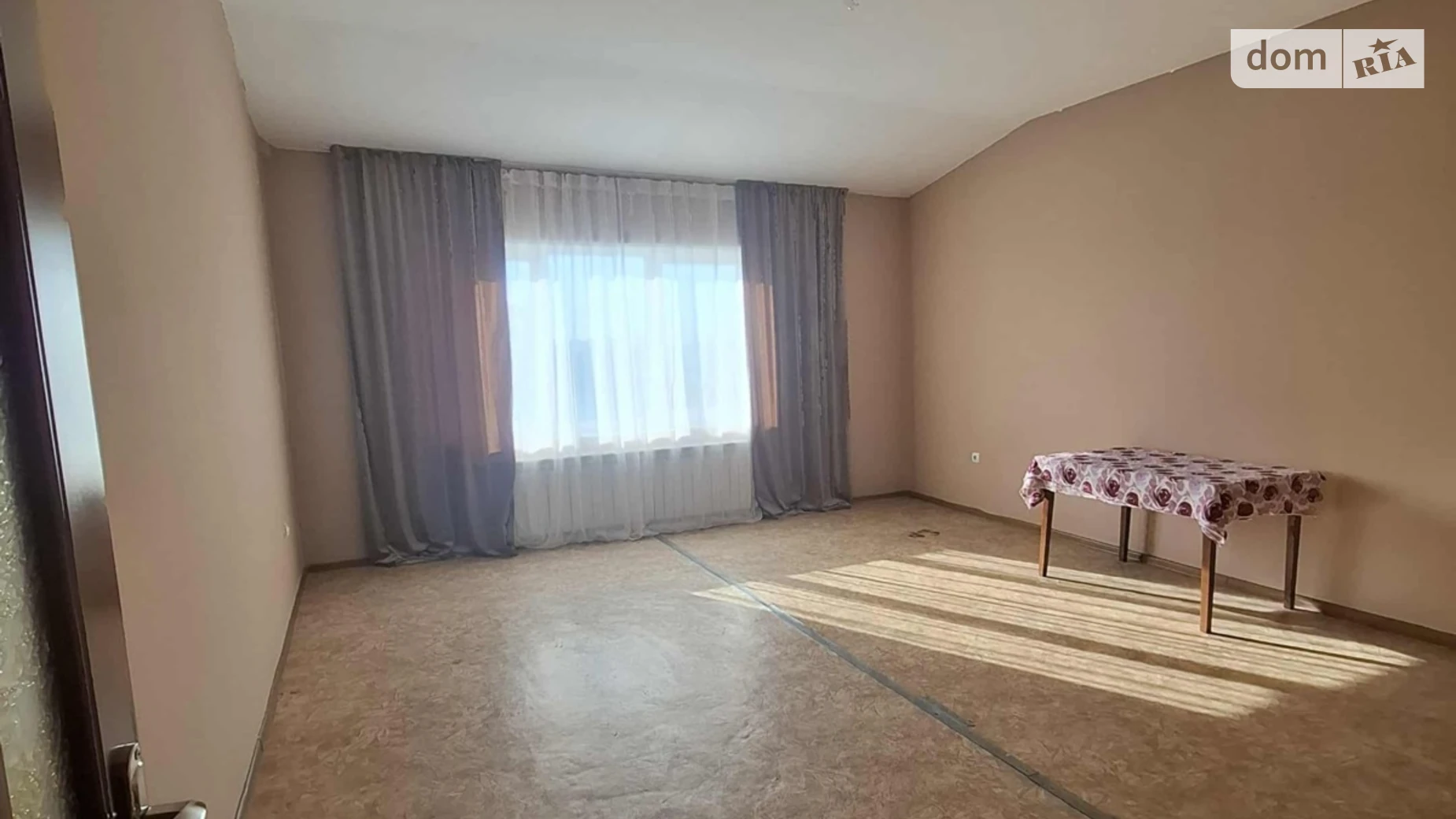 Продается 3-комнатная квартира 82 кв. м в Ровно, ул. Степана Демьянчука - фото 2