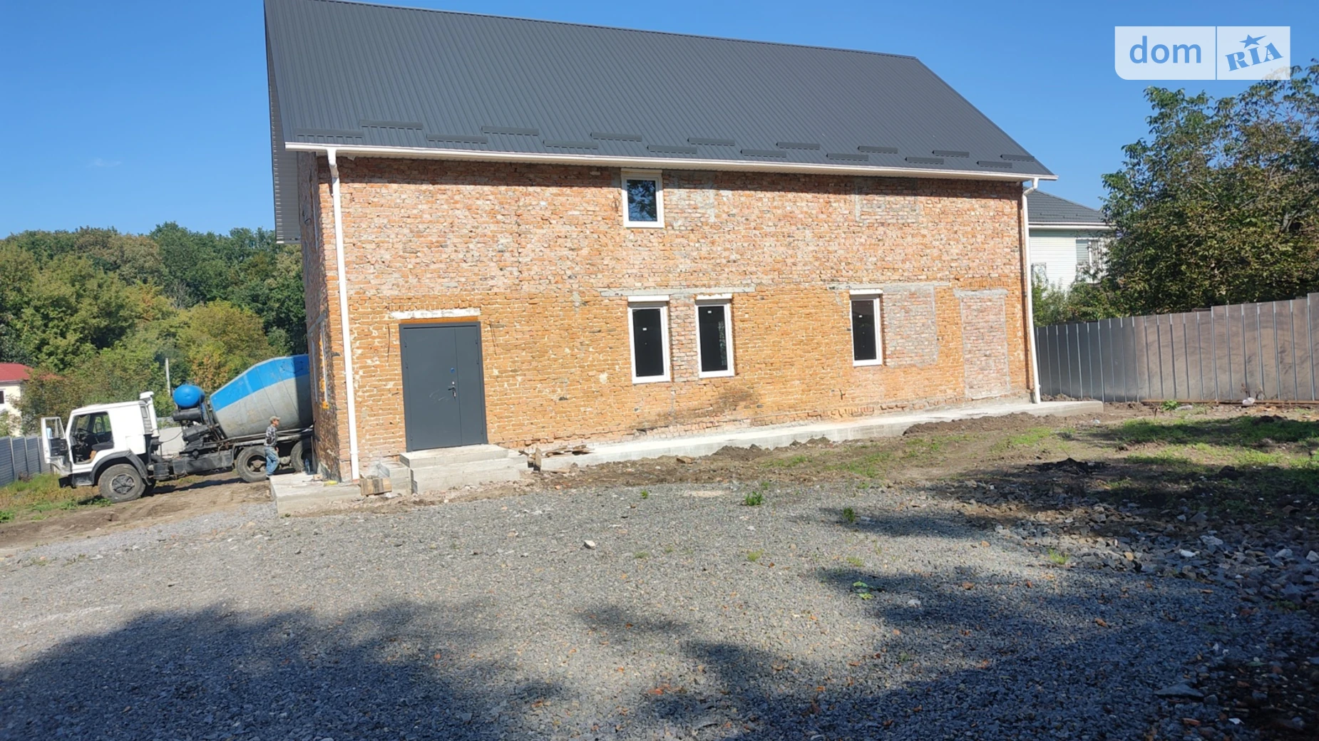 Продается дом на 2 этажа 200 кв. м с садом, цена: 78000 $ - фото 2