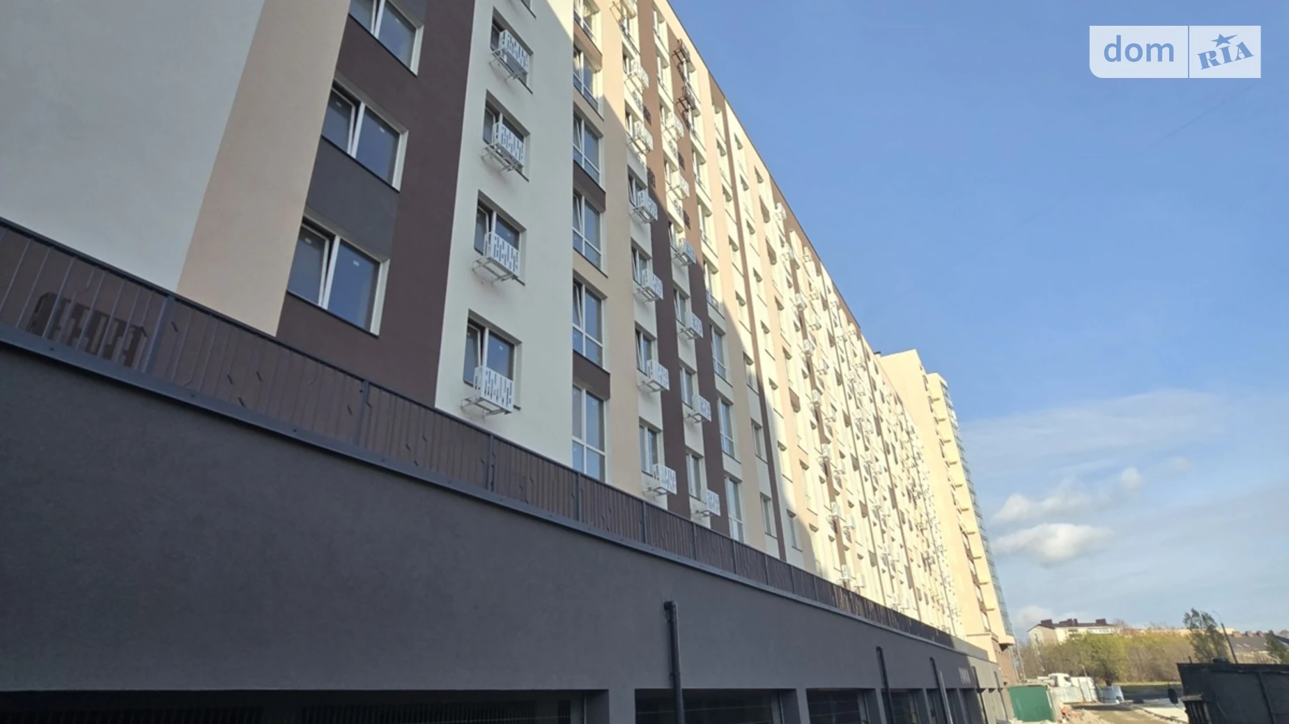 Продается 2-комнатная квартира 83 кв. м в Ровно, ул. Соборная - фото 2