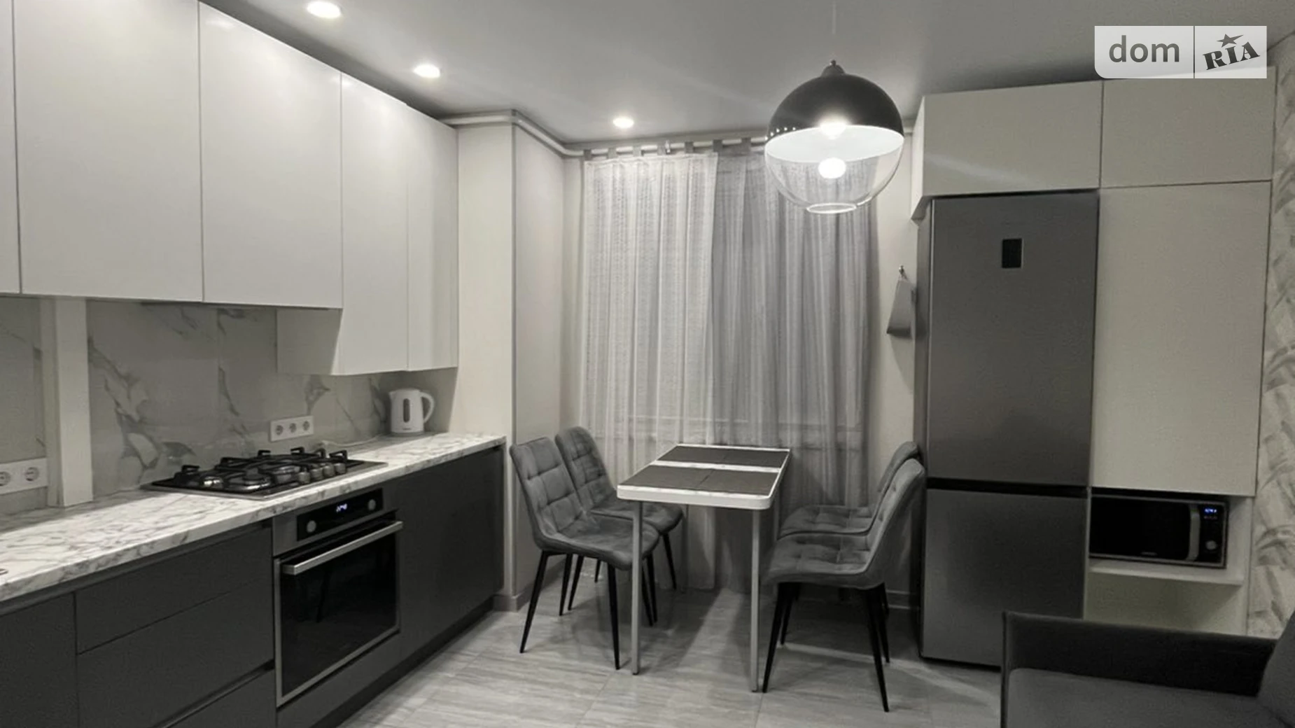 1-комнатная квартира 45 кв. м в Луцке, просп. Победы, 34В - фото 2