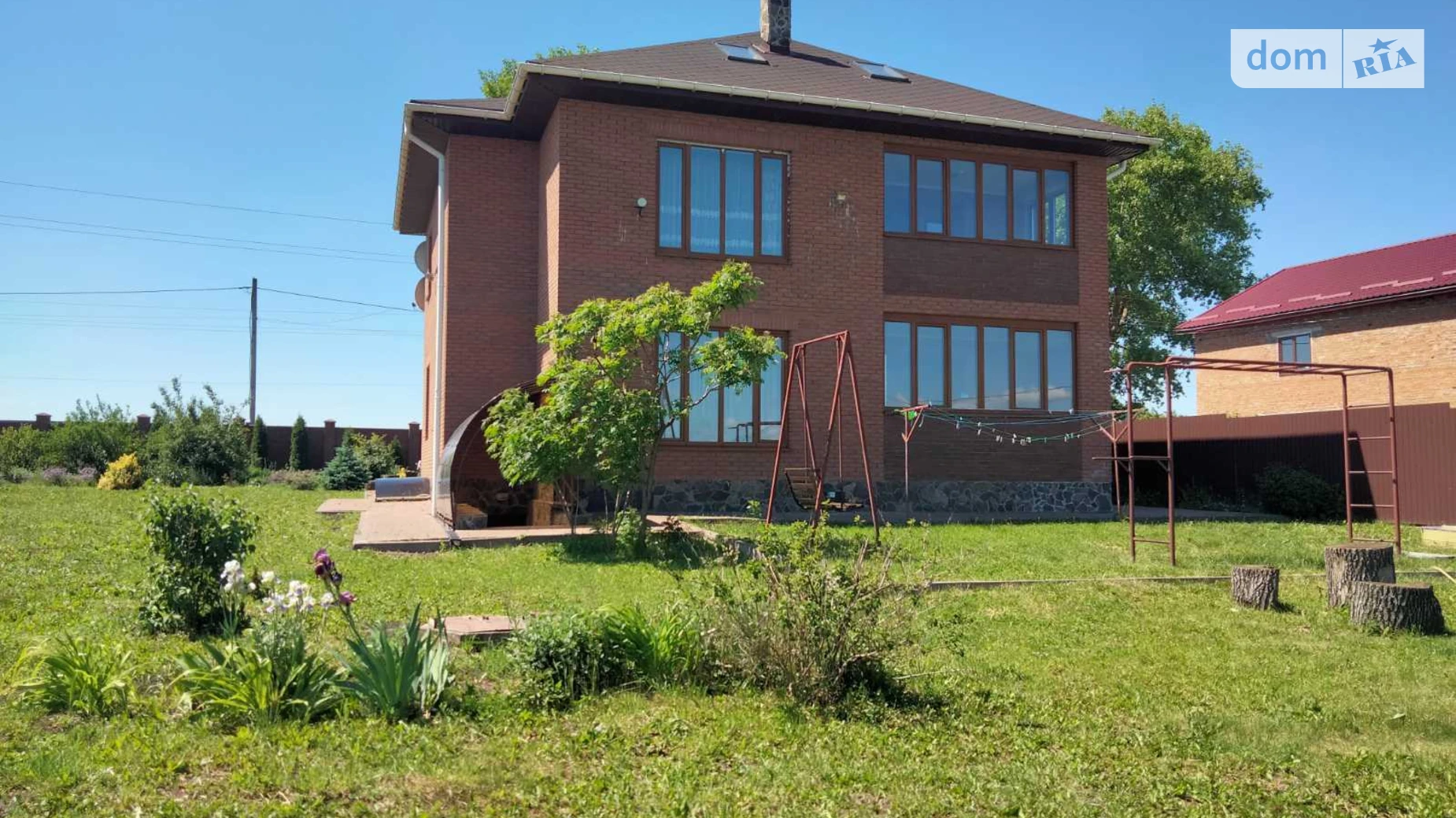 Продается дом на 2 этажа 256 кв. м с камином, цена: 399999 $ - фото 2