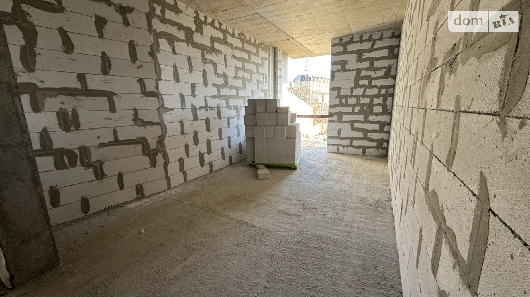 2-комнатная квартира 81.5 кв. м в, цена: 69300 $ - фото 2