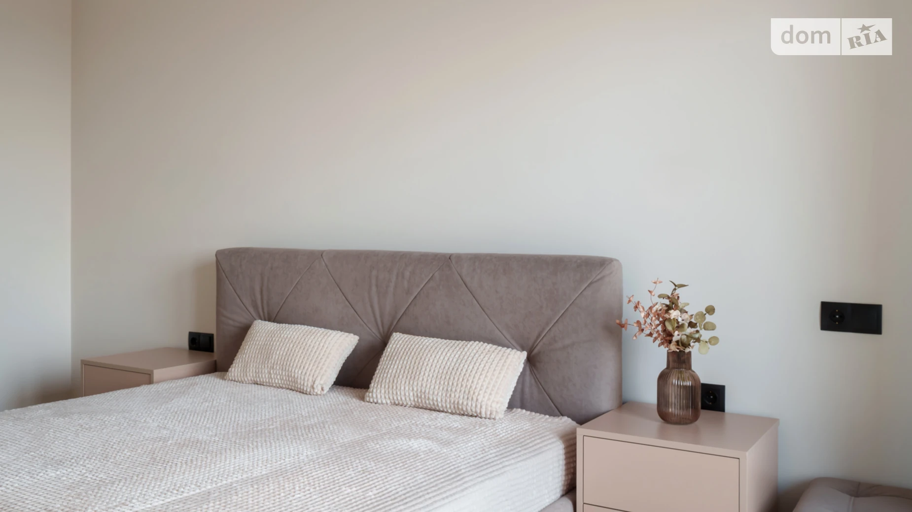 Продается 2-комнатная квартира 62.9 кв. м в Черновцах, ул. Русская, 213Б - фото 2