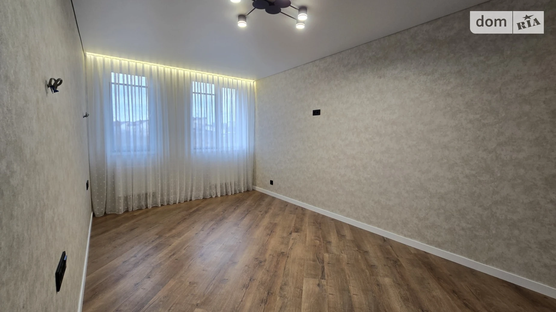 Продается 1-комнатная квартира 43 кв. м в Зарванцах, ул. Одесская, 7 корпус 1 - фото 3