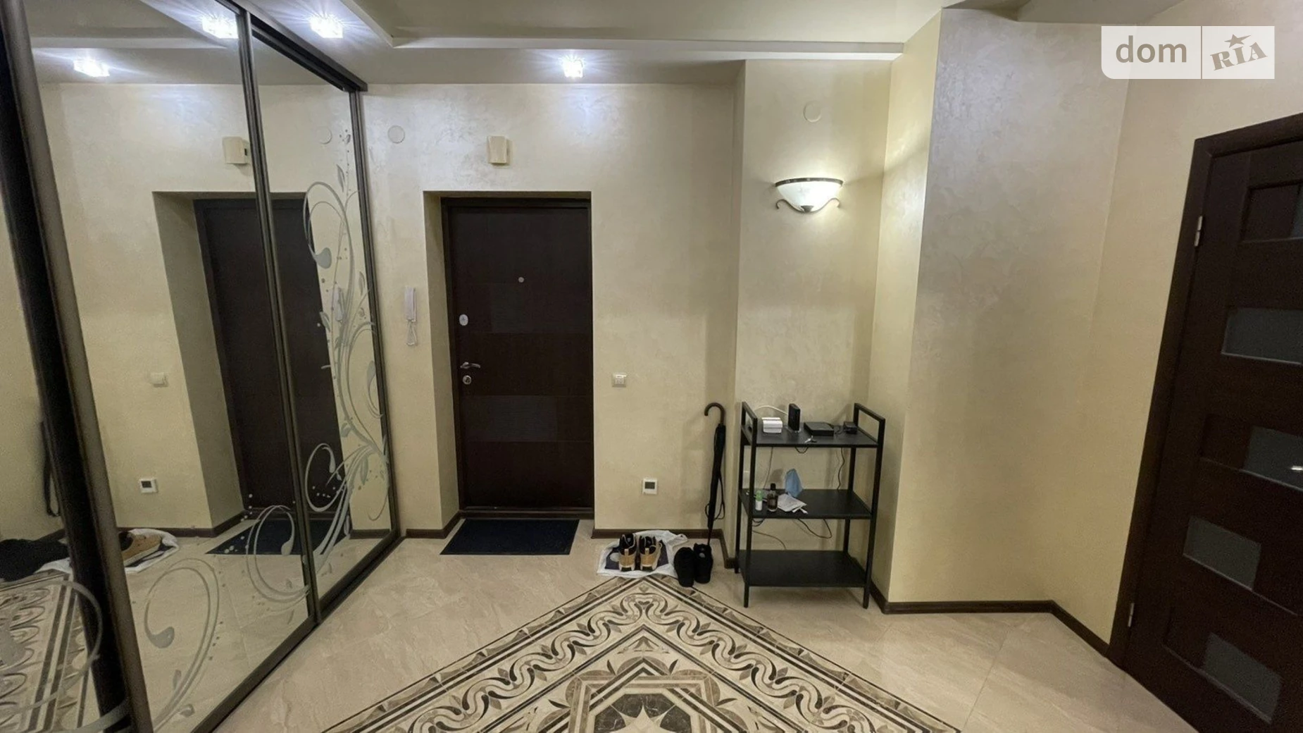 Сдается в аренду 1-комнатная квартира 49 кв. м в Львове, ул. Под Голоском, 8 - фото 2