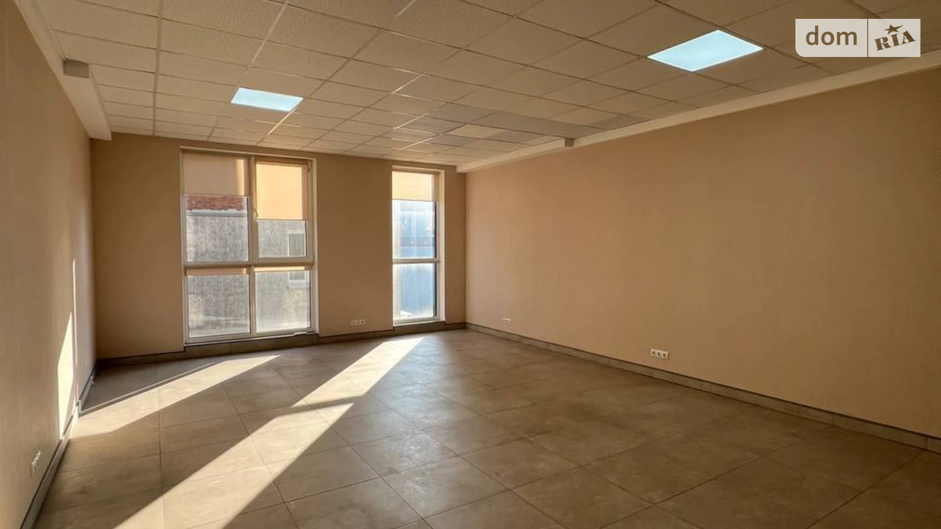 Сдается в аренду помещения свободного назначения 44 кв. м в 5-этажном здании, цена: 11000 грн - фото 4