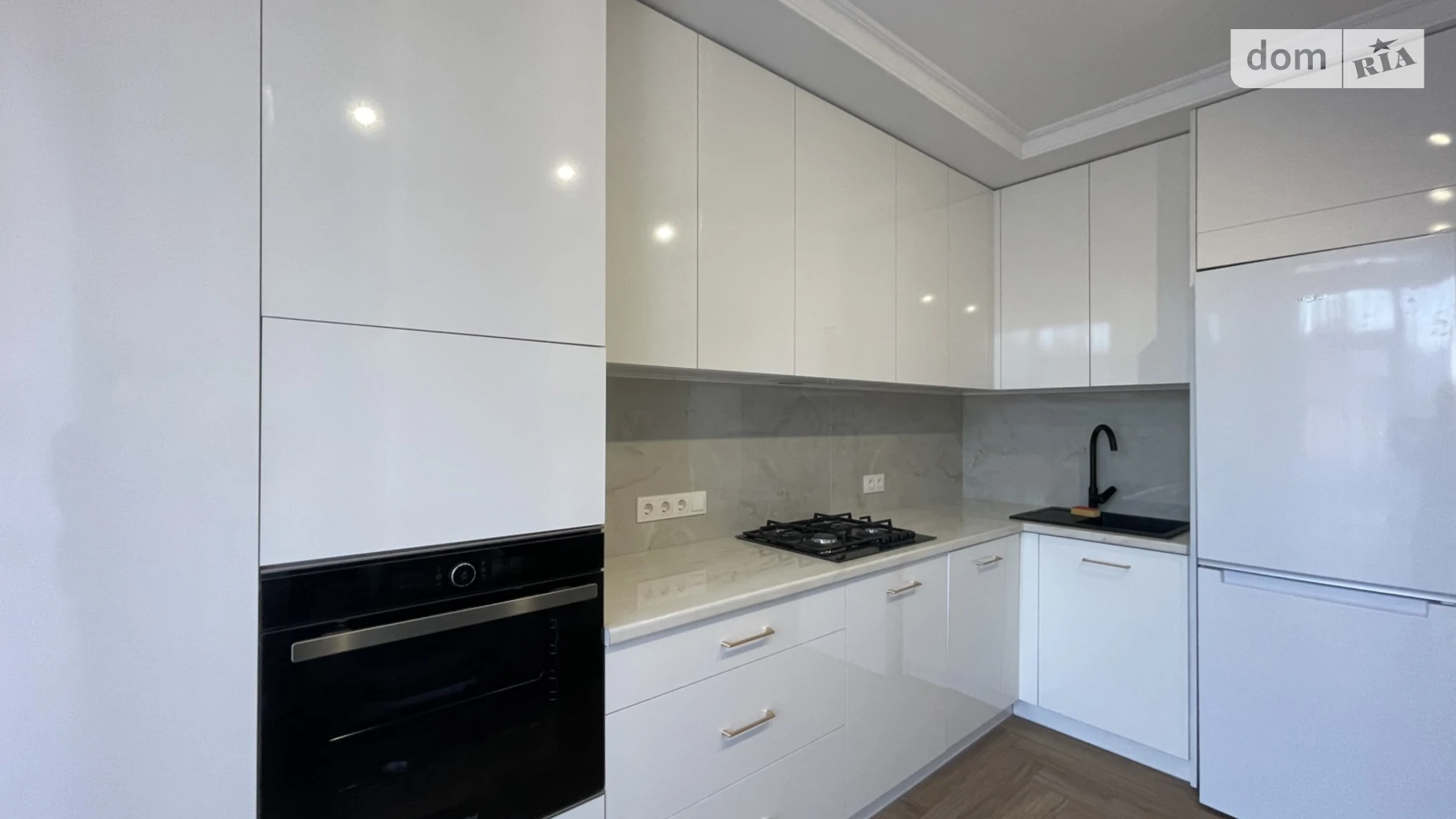 2-комнатная квартира 66.8 кв. м в, цена: 119000 $ - фото 3