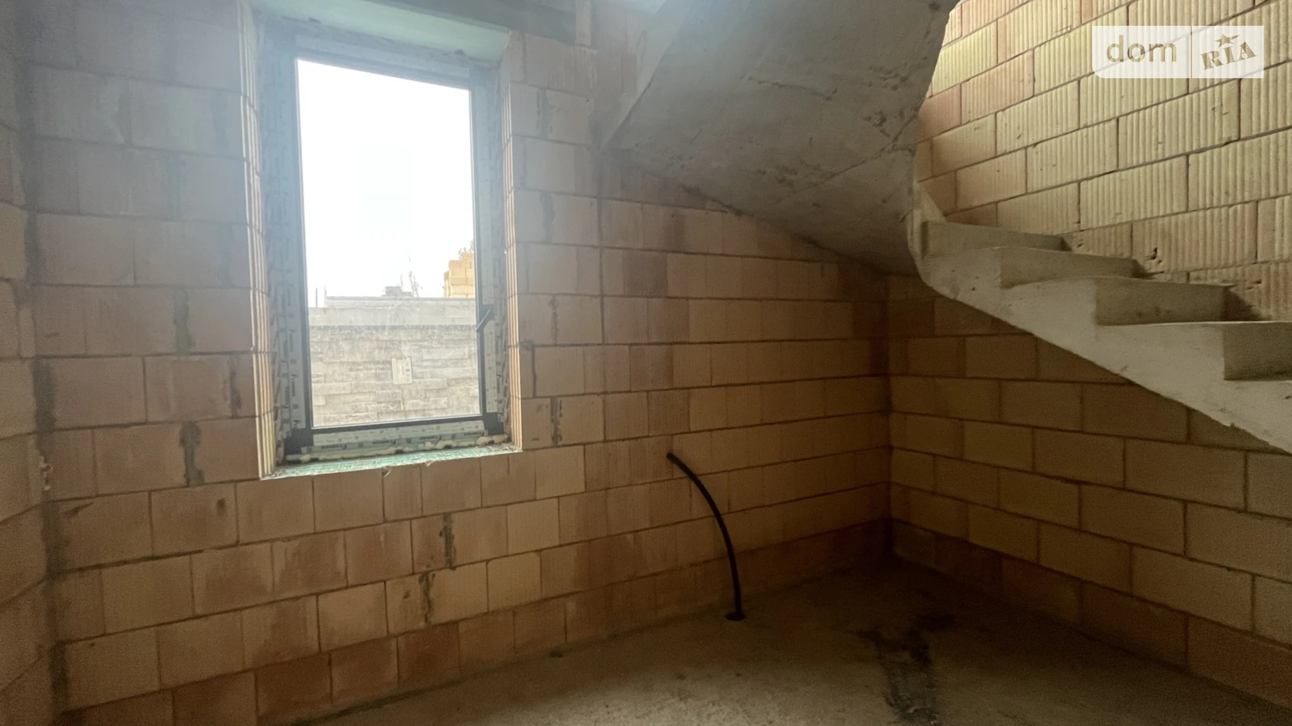 Продается дом на 2 этажа 260 кв. м с камином, цена: 650000 $ - фото 5