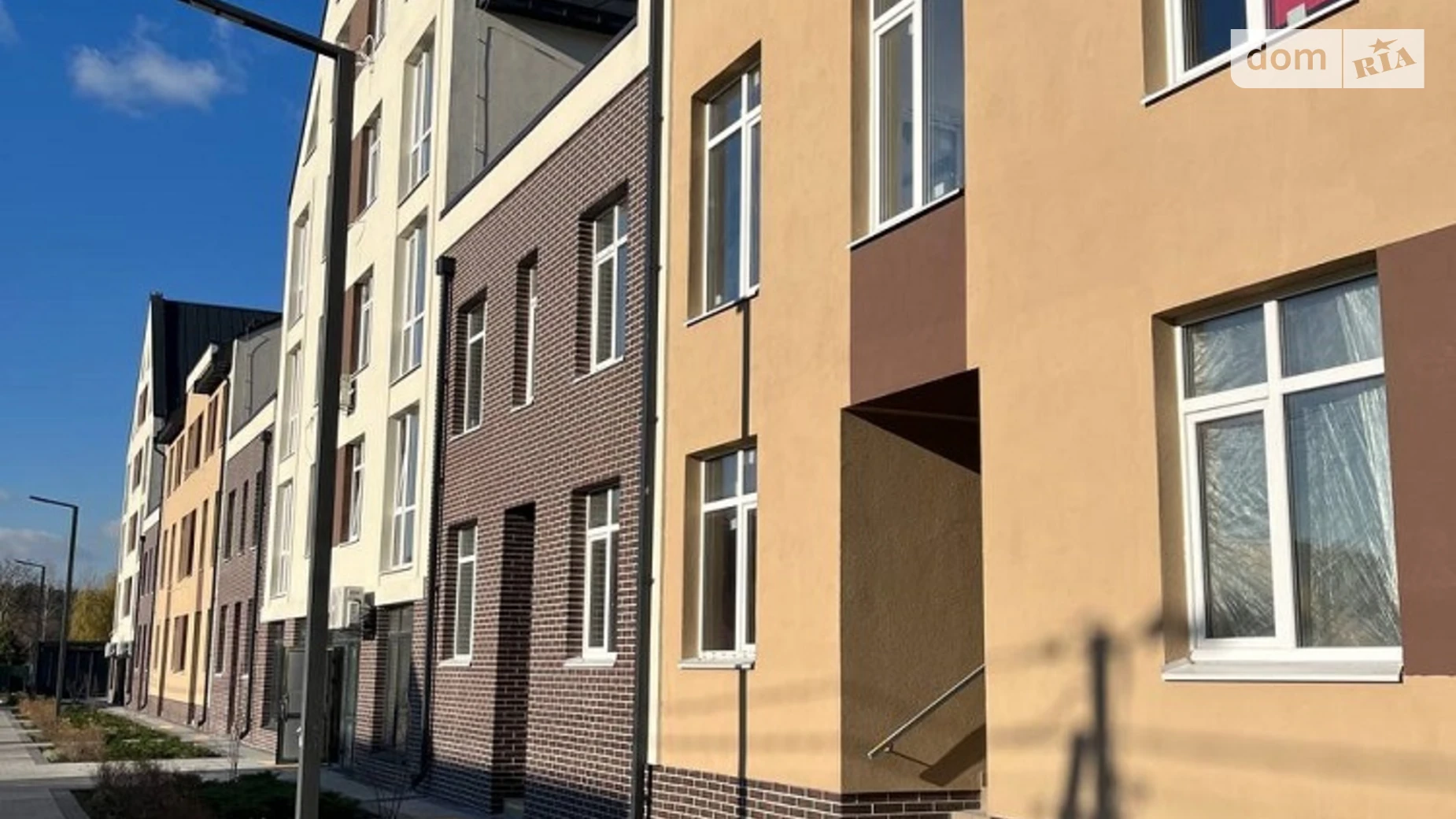 Продается 3-комнатная квартира 97.4 кв. м в Броварах, ул. Согласия, 38 - фото 3