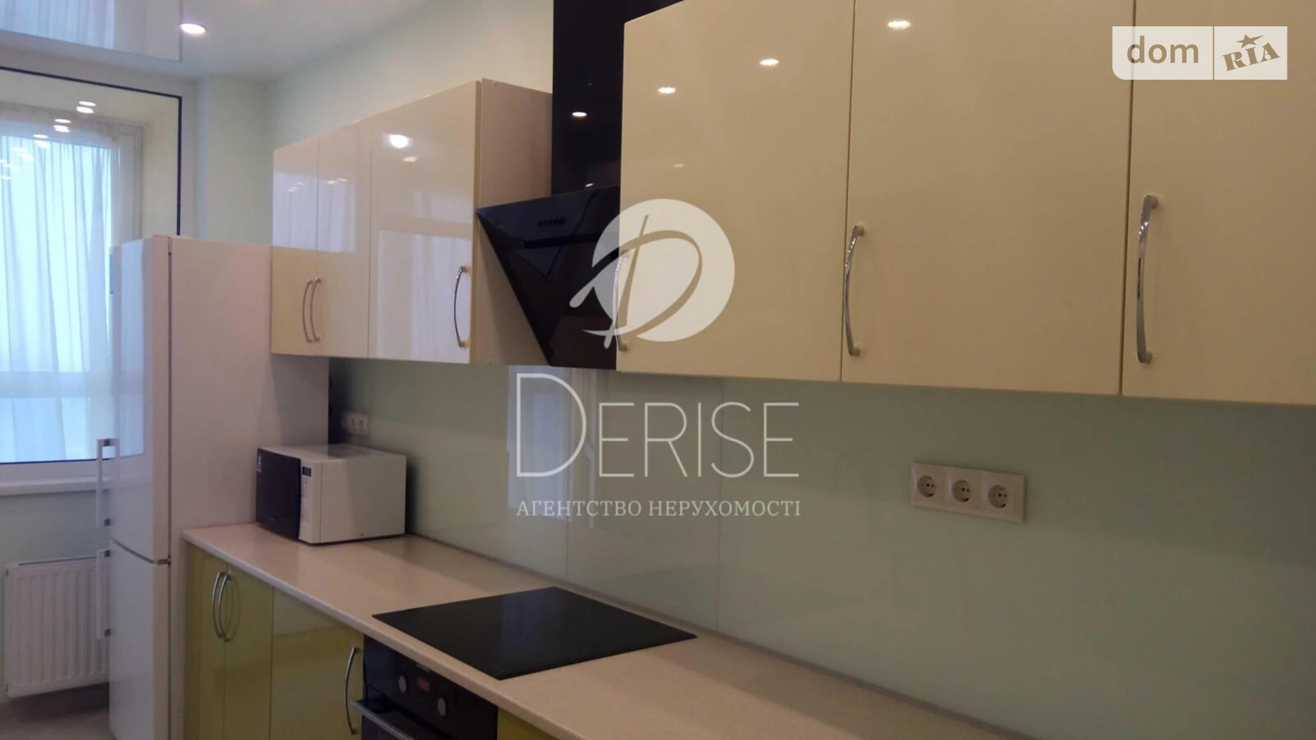 Продается 1-комнатная квартира 50 кв. м в Киеве, ул. Драгоманова, 2Б - фото 2