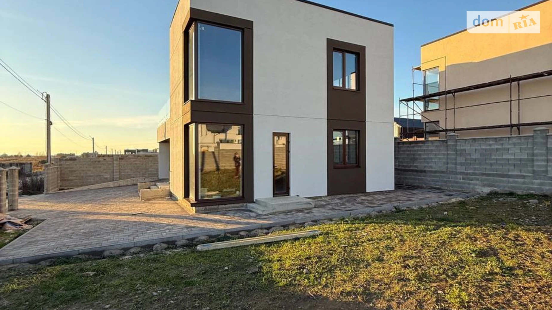 Продается дом на 2 этажа 160 кв. м с беседкой, цена: 155000 $ - фото 2