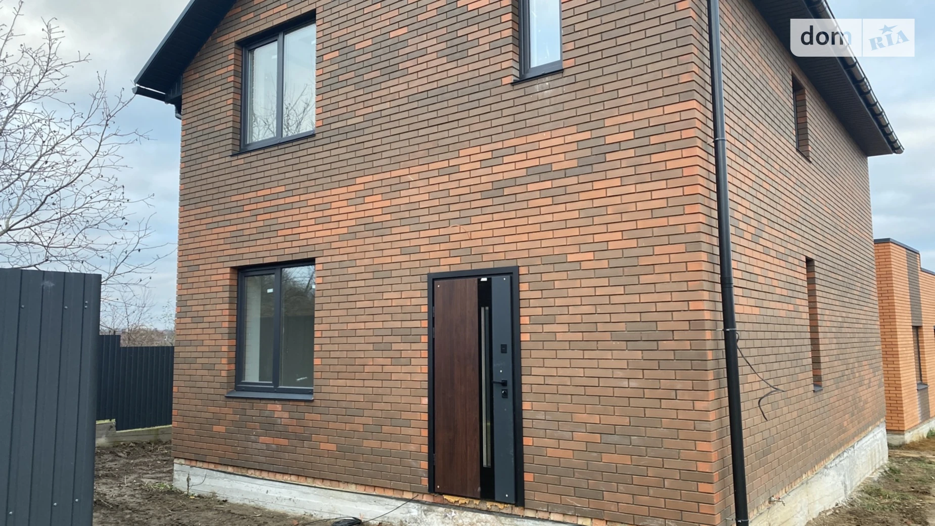 Продается дом на 2 этажа 112 кв. м с бассейном, цена: 87000 $ - фото 2