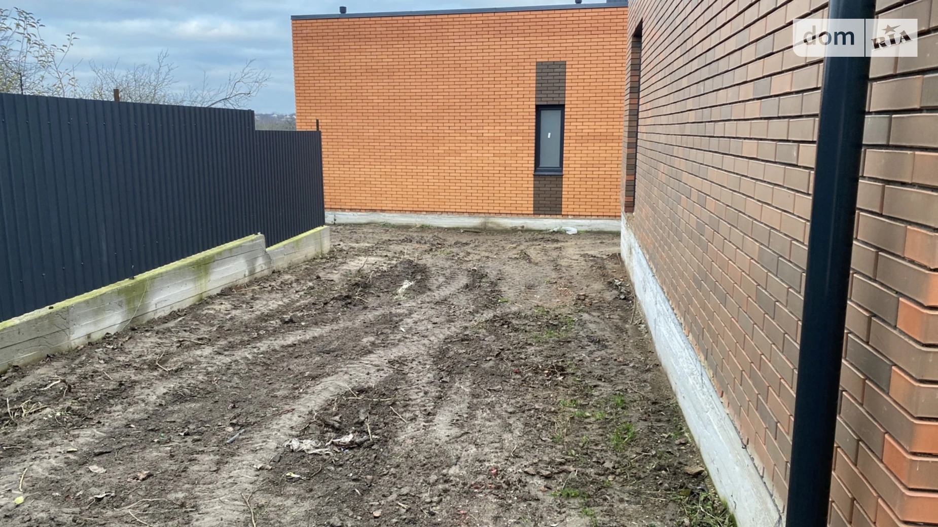 Продается дом на 2 этажа 112 кв. м с бассейном, цена: 87000 $ - фото 4