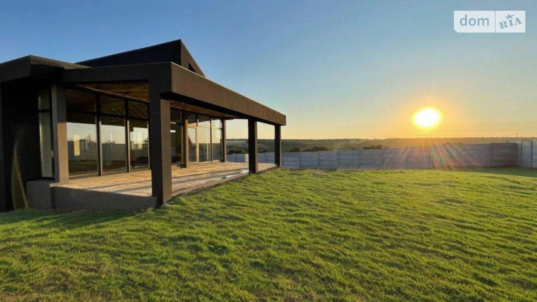 Продается дом на 2 этажа 226 кв. м с террасой, цена: 99000 $ - фото 2