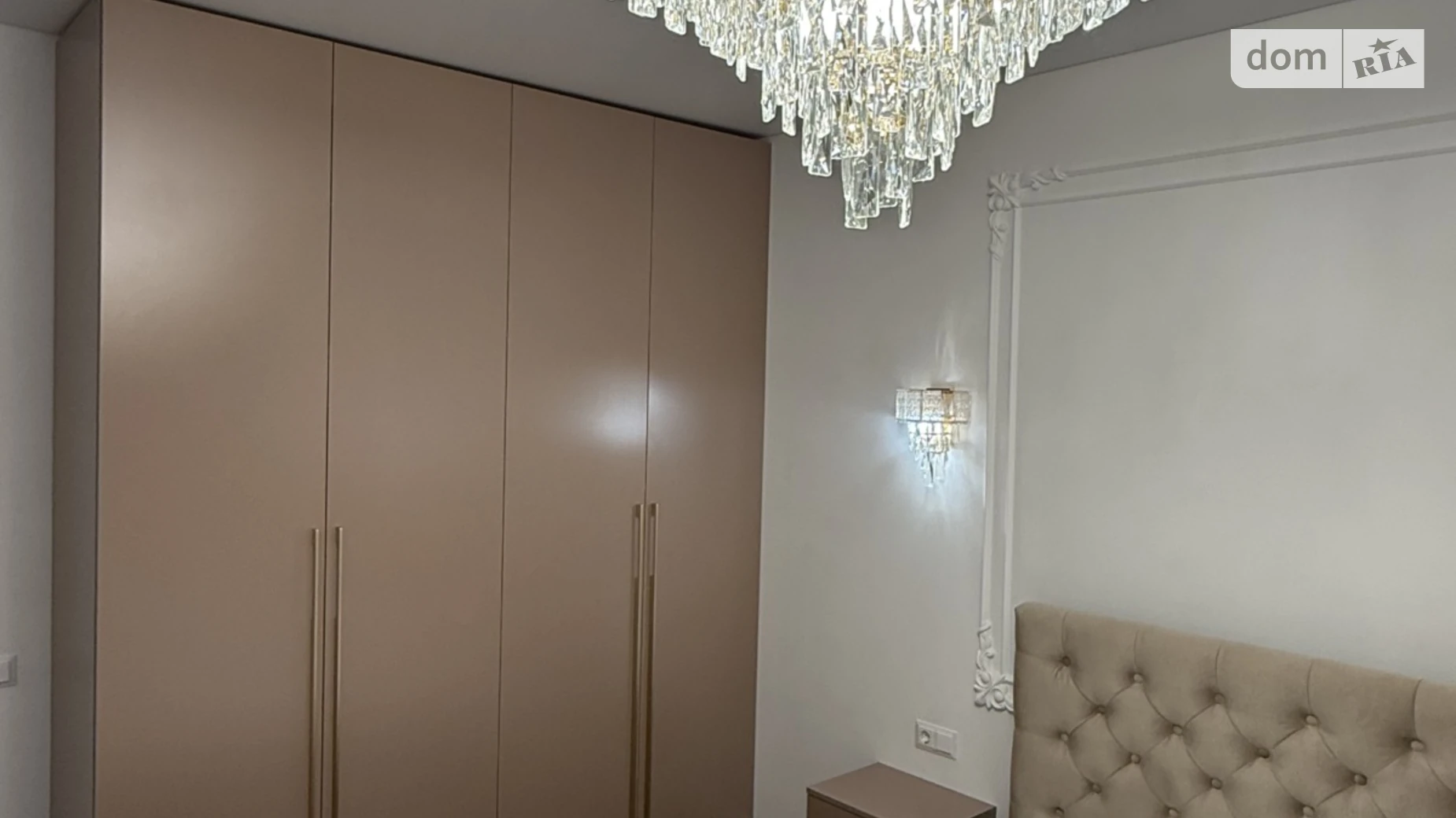 Продается 1-комнатная квартира 49.1 кв. м в Ужгороде, ул. Ивана Фогарашия, 17 корпус 2 - фото 4