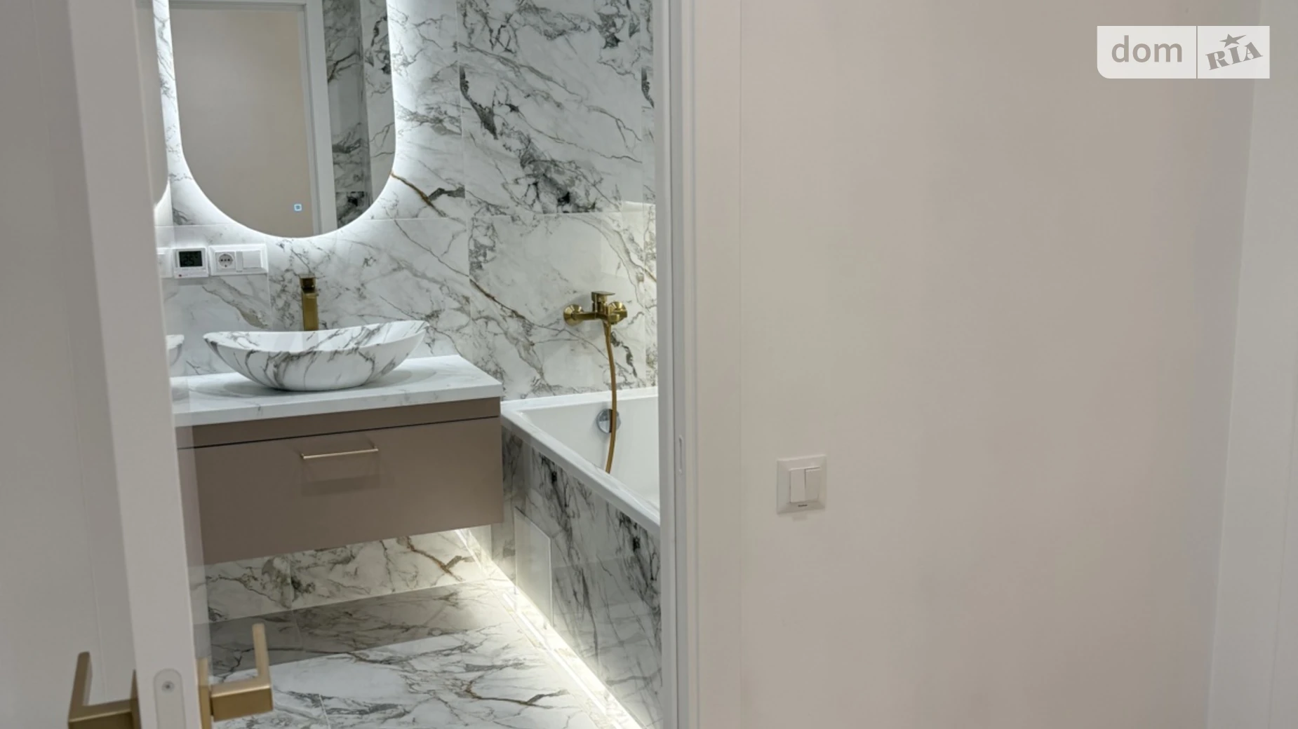 Продается 1-комнатная квартира 49.1 кв. м в Ужгороде, ул. Ивана Фогарашия, 17 корпус 2 - фото 5