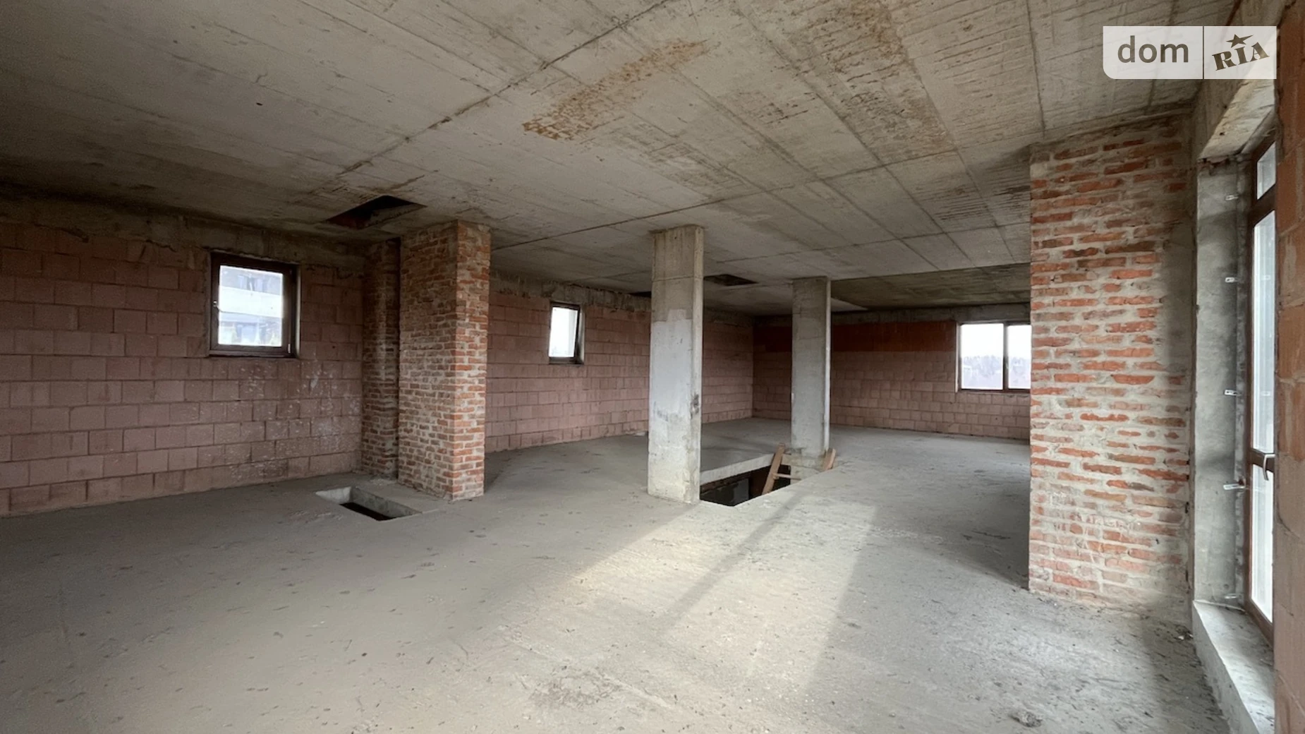 Продается дом на 2 этажа 244 кв. м с бассейном, цена: 305000 $ - фото 3