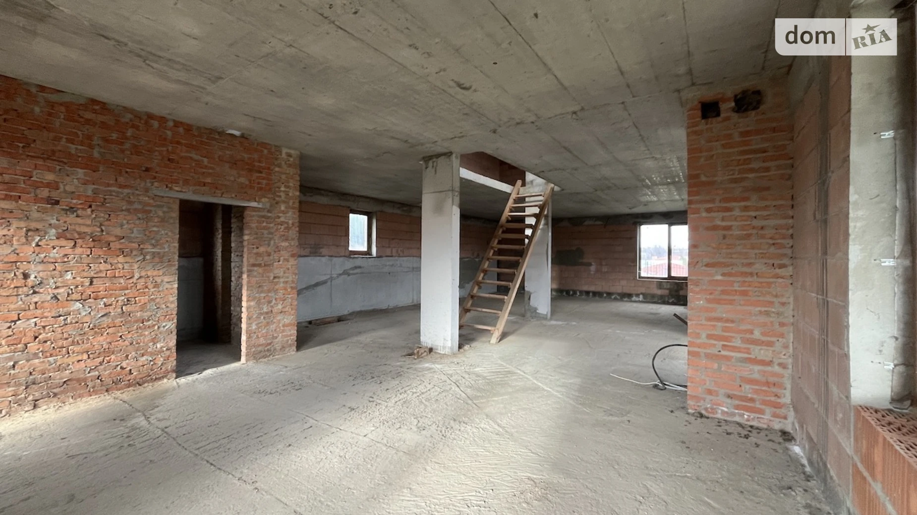 Продается дом на 2 этажа 244 кв. м с бассейном, цена: 305000 $ - фото 5