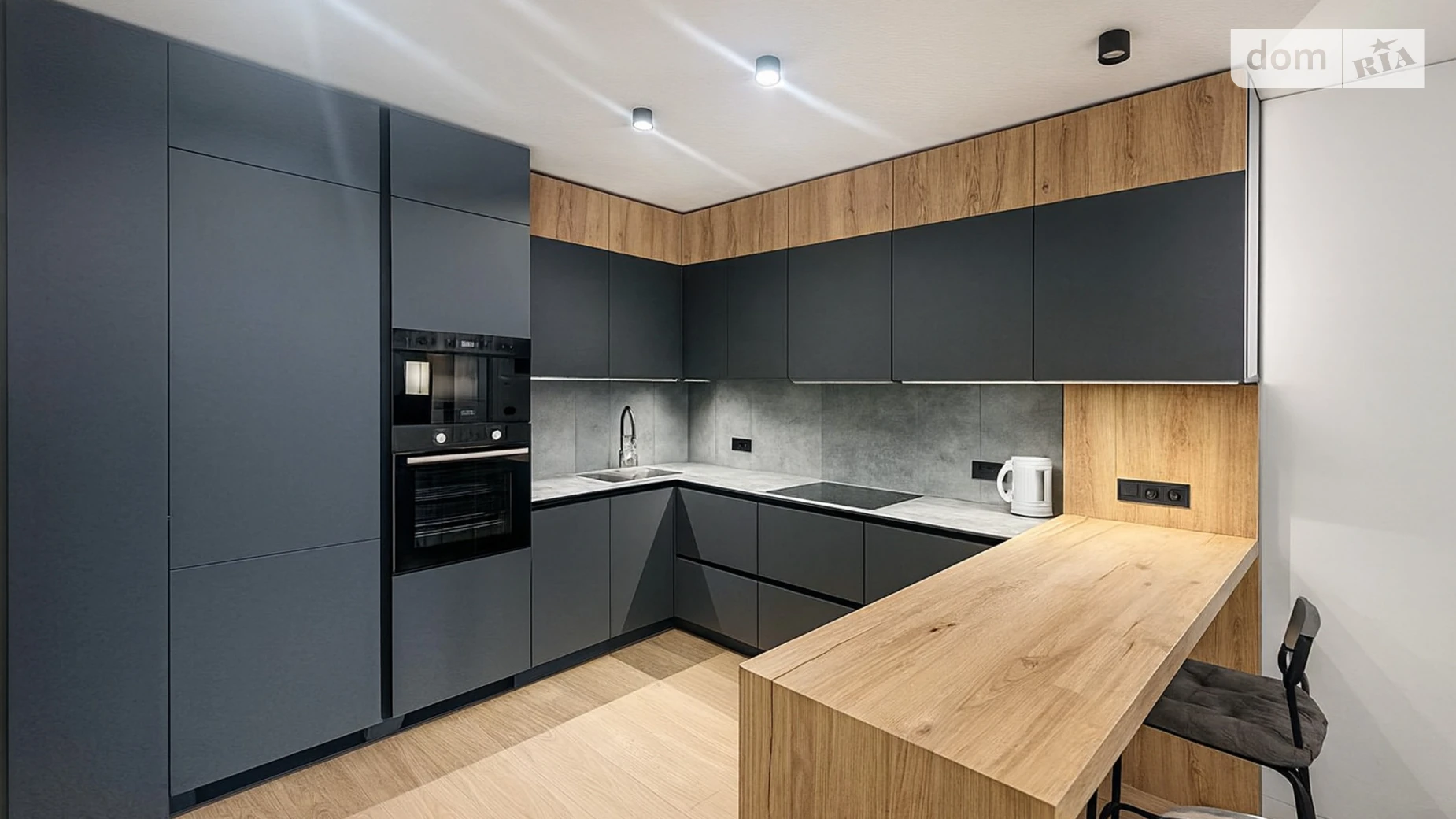 Сдается в аренду 1-комнатная квартира 46 кв. м в Львове, ул. Замарстиновская, 76Б - фото 4