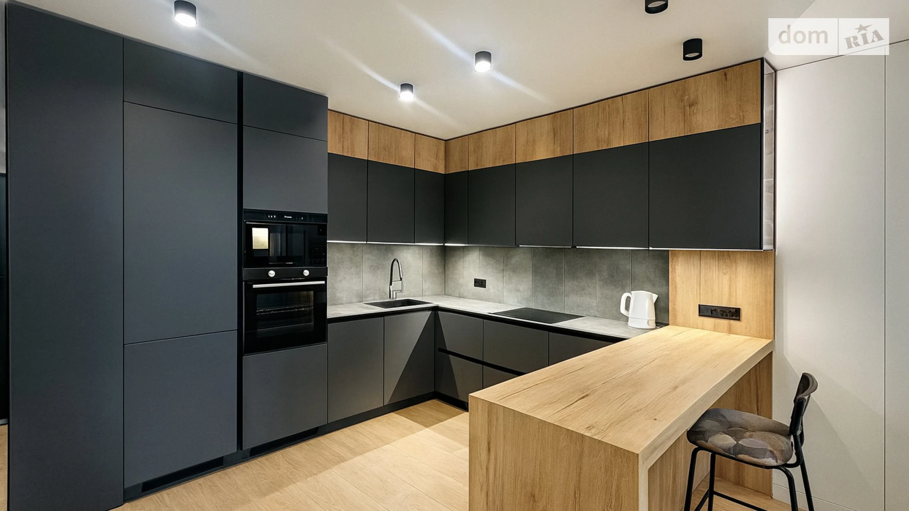 Сдается в аренду 1-комнатная квартира 46 кв. м в Львове, ул. Замарстиновская, 76Б - фото 5