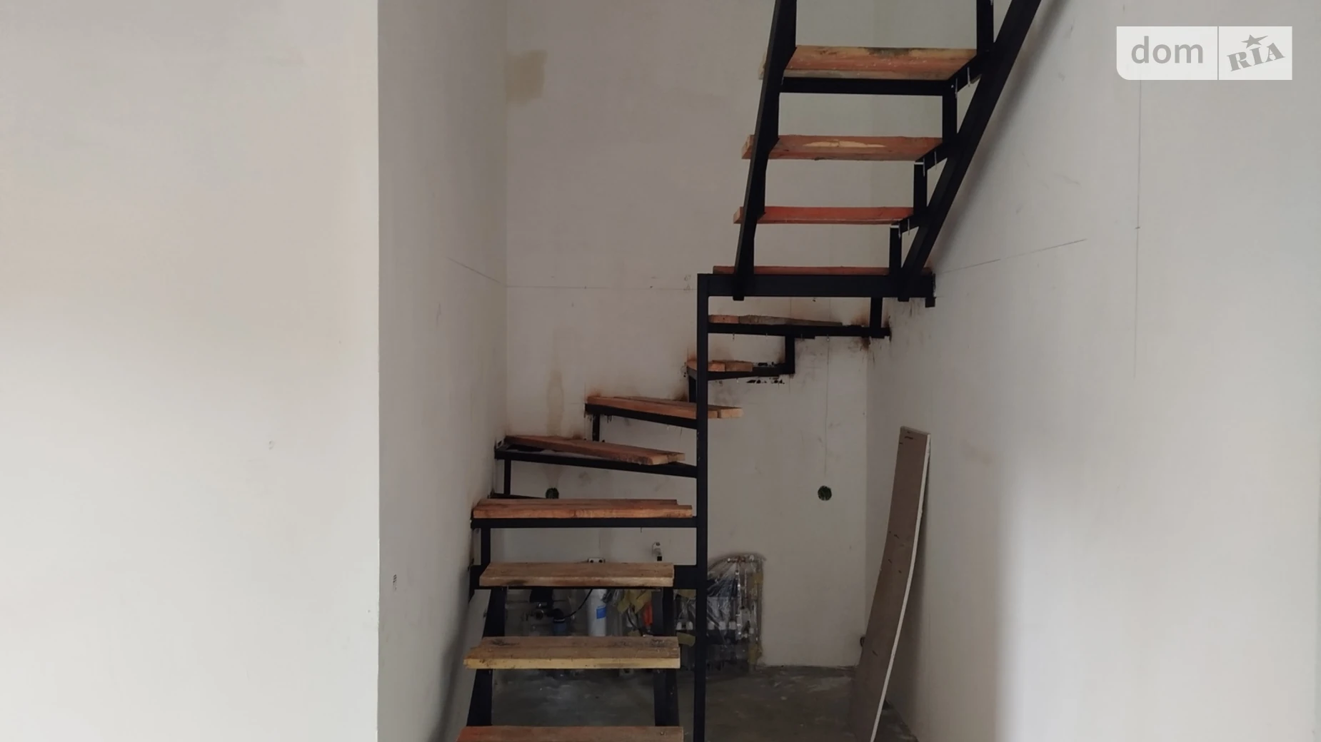 Продается дом на 2 этажа 110 кв. м с бассейном, цена: 83000 $ - фото 5