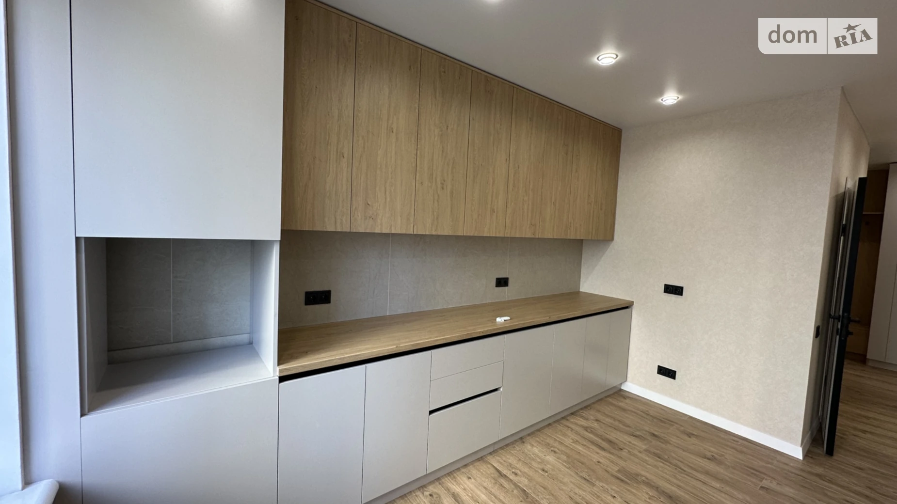 Продается 2-комнатная квартира 56 кв. м в Хмельницком, ул. Кармелюка, 11/2 - фото 2