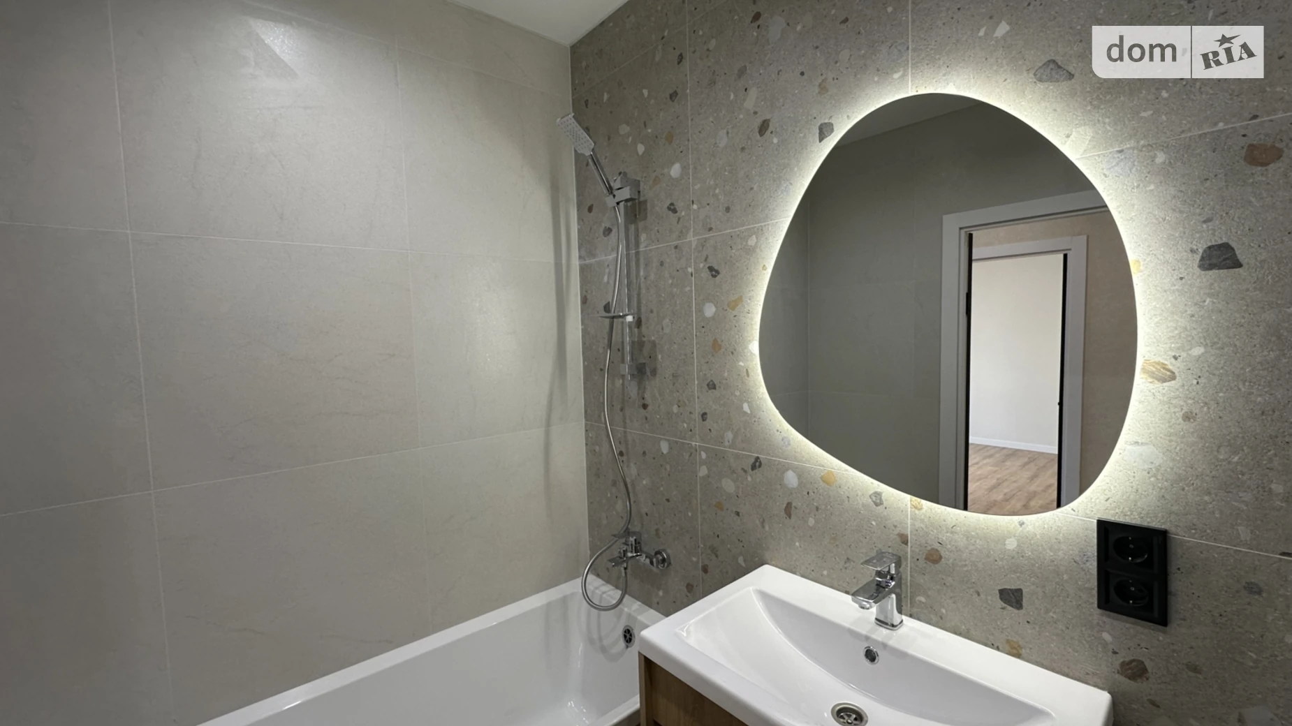 Продается 2-комнатная квартира 56 кв. м в Хмельницком, ул. Кармелюка, 11/2 - фото 5